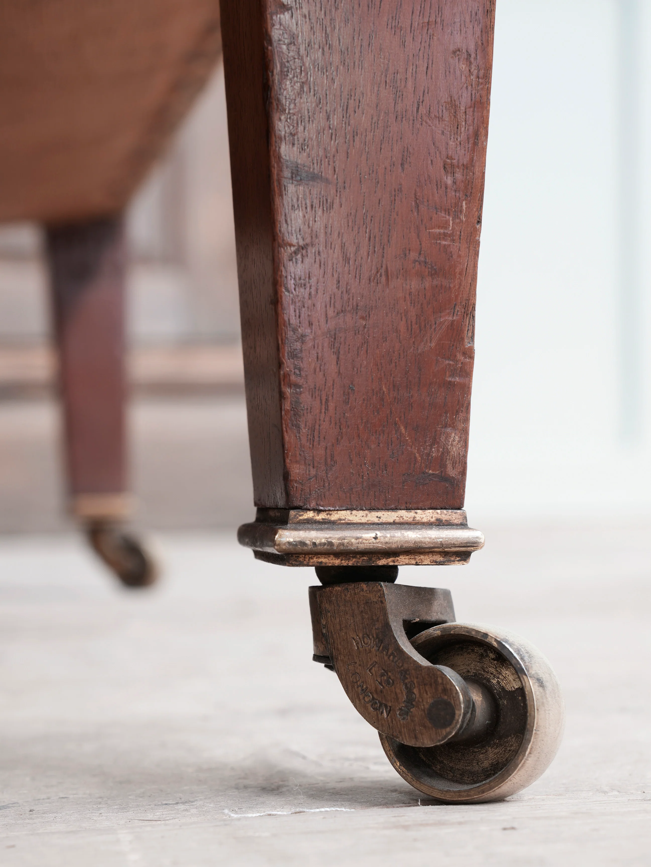 A Howard & Sons Day Bed - Image 18