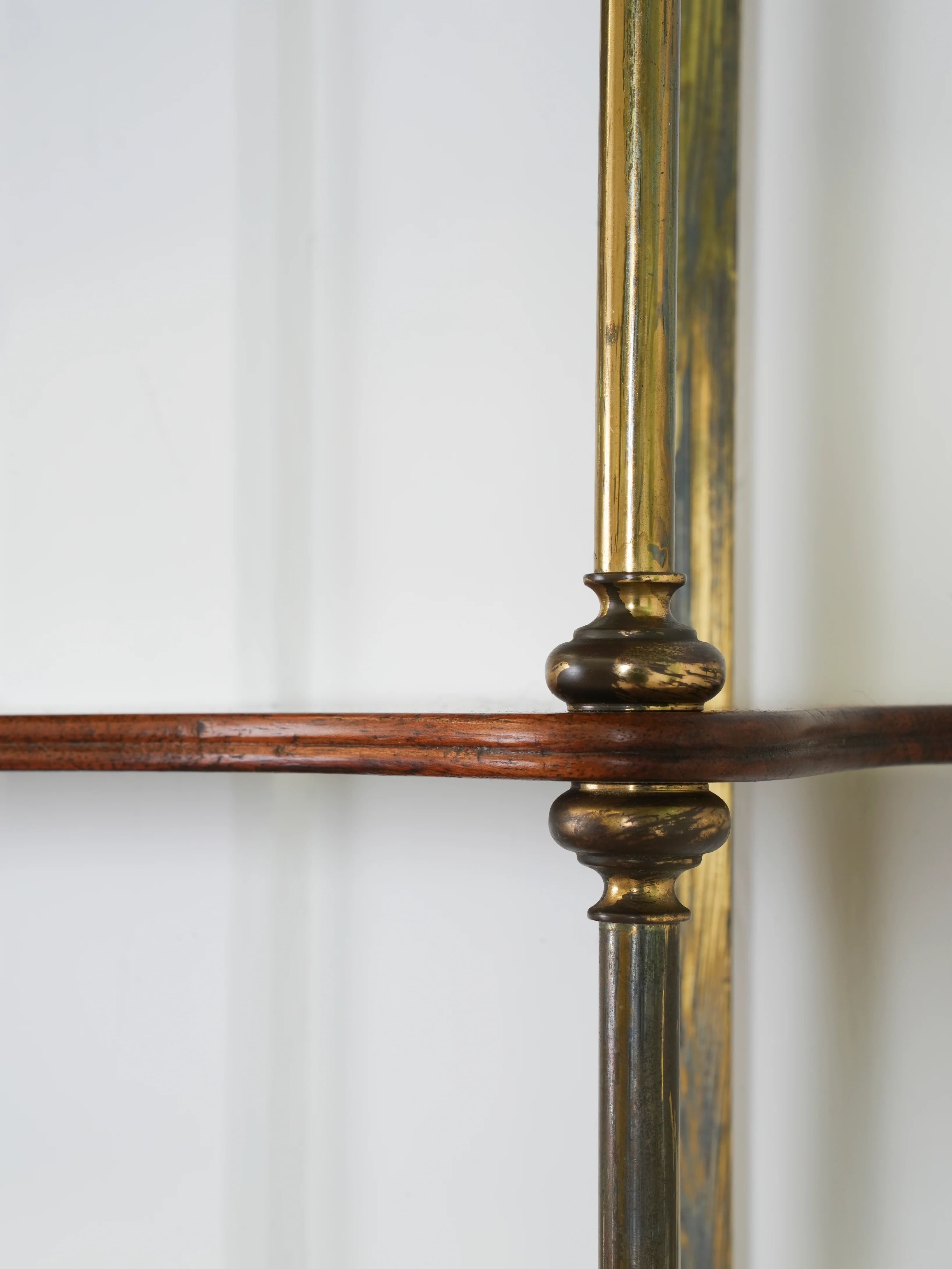 A Pair of Mahogany & Brass Hanging Shelves - Image 7