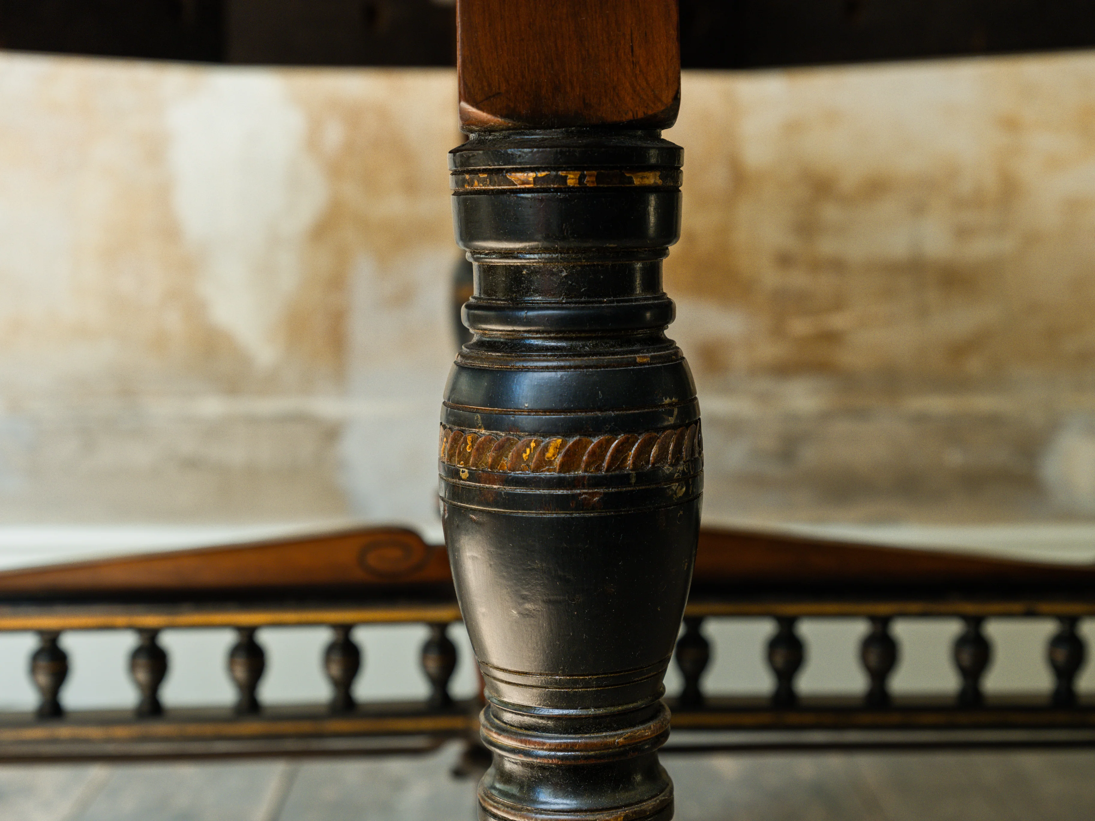 A 19th Century Aesthetic Movement Centre Table - Image 4