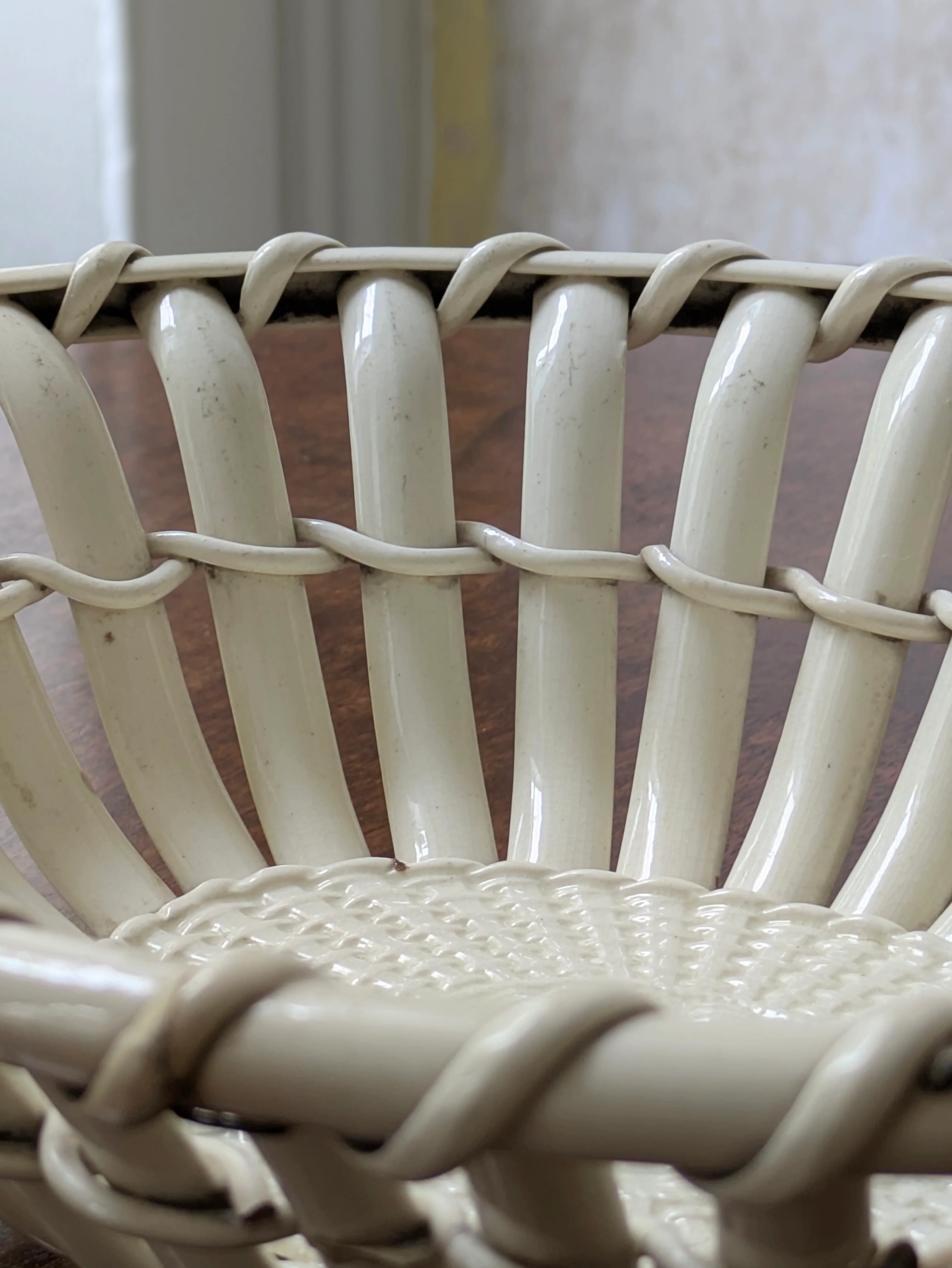 An 18th Century Wedgwood Creamware Lattice Basket - Image 8