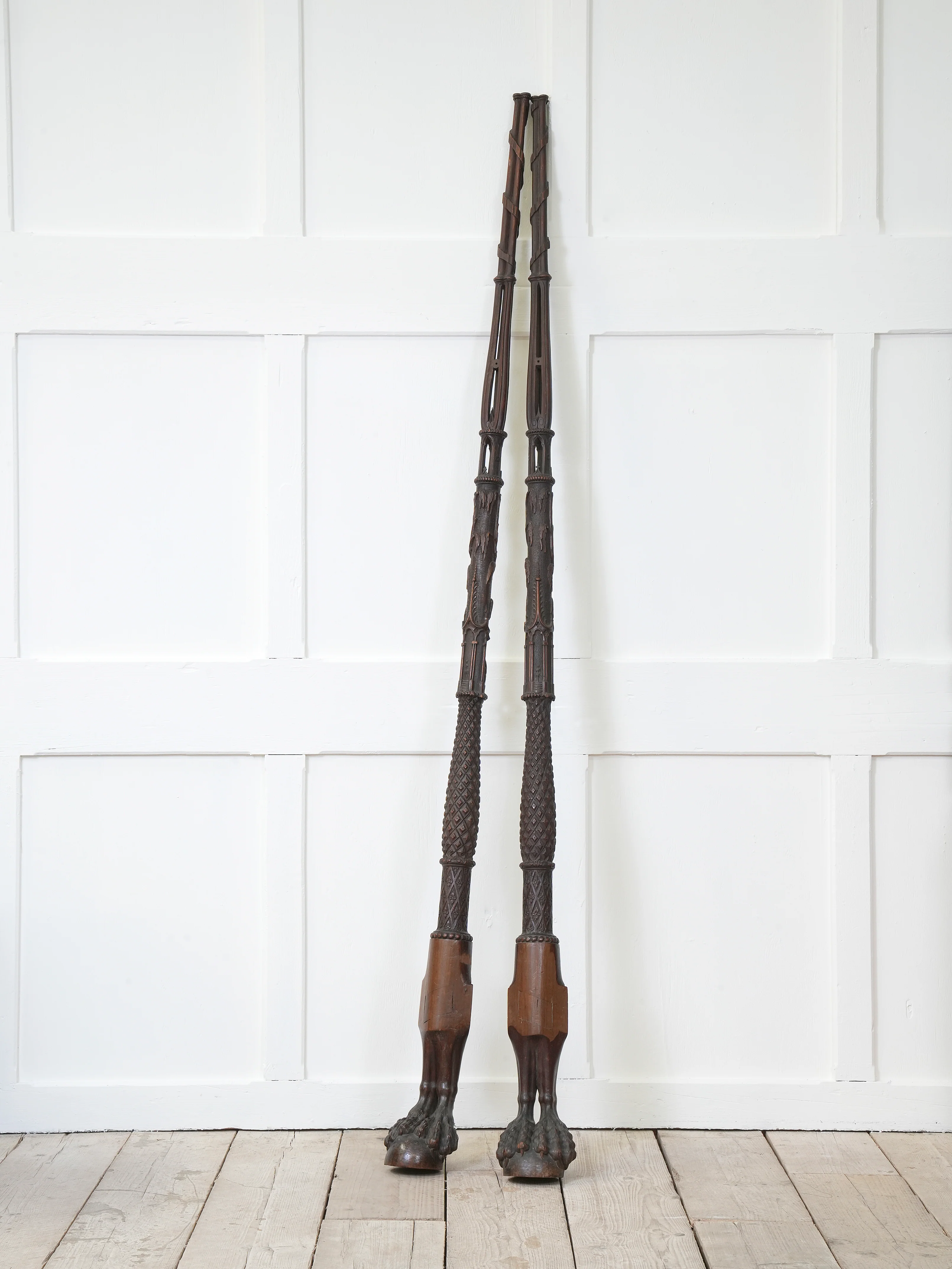 An Outstanding Pair of 18th Century Mahogany Bedposts - Image 3