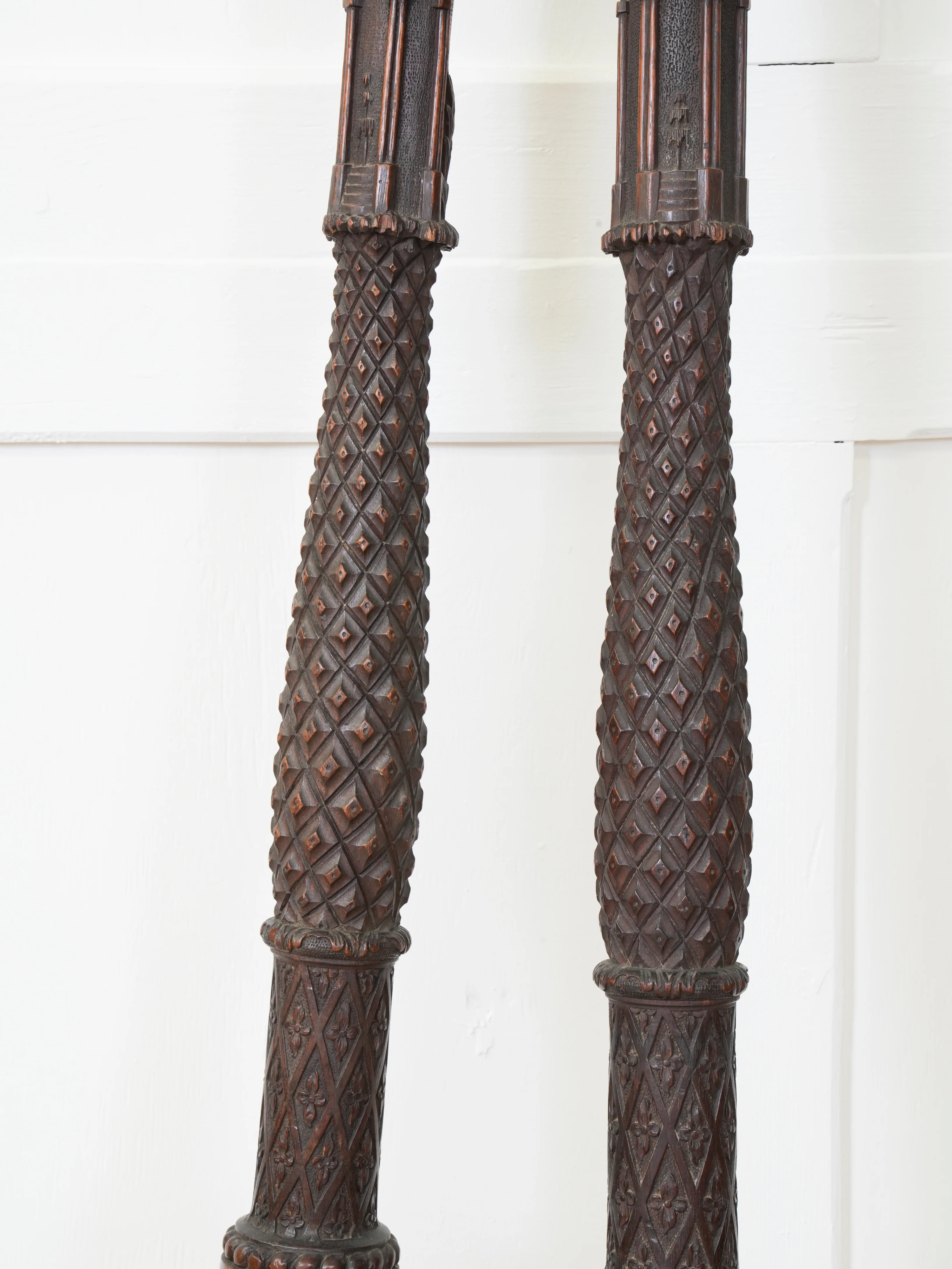 An Outstanding Pair of 18th Century Mahogany Bedposts - Image 4