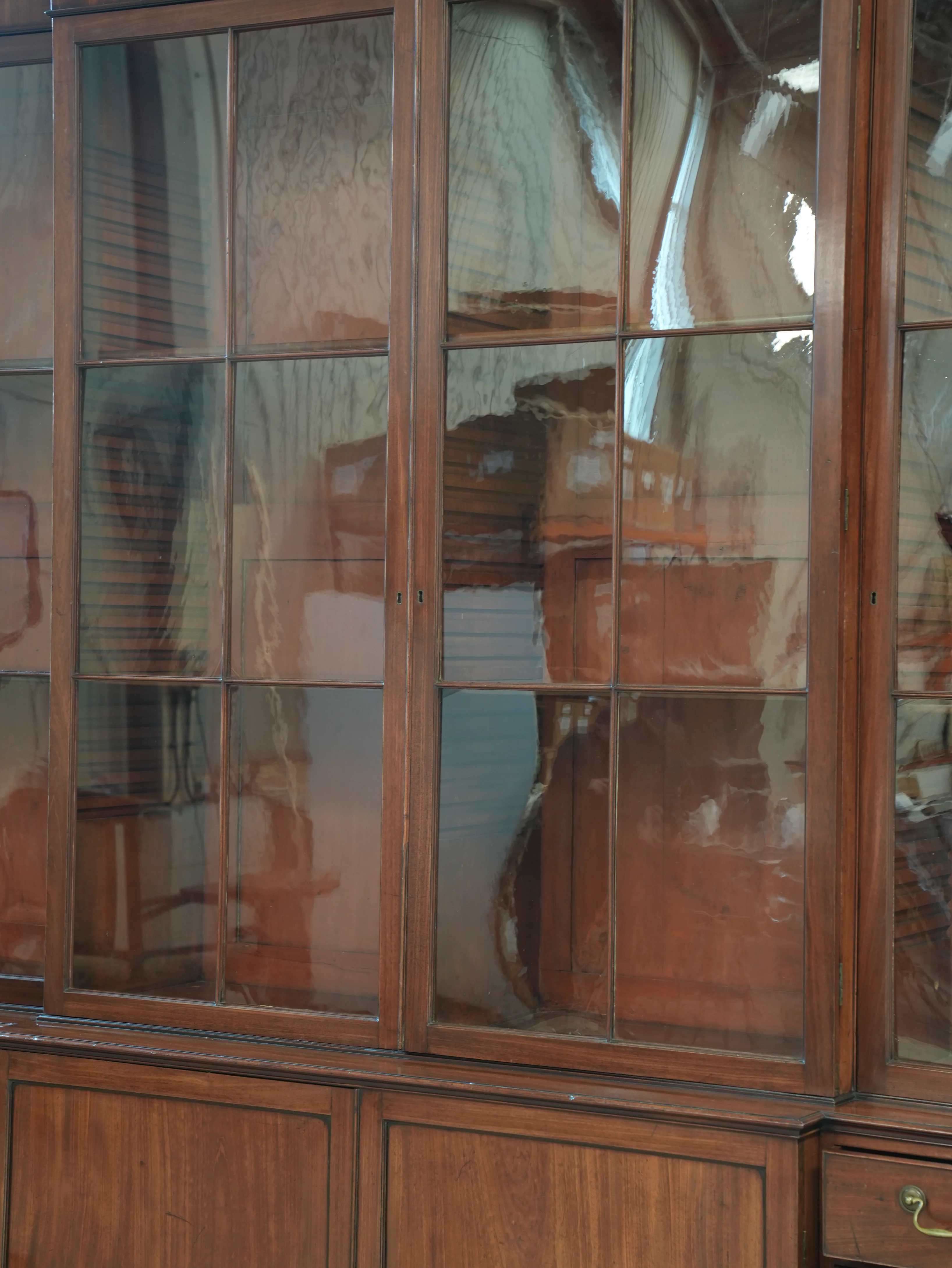 A Large George III Mahogany Breakfront Bookcase - Image 11