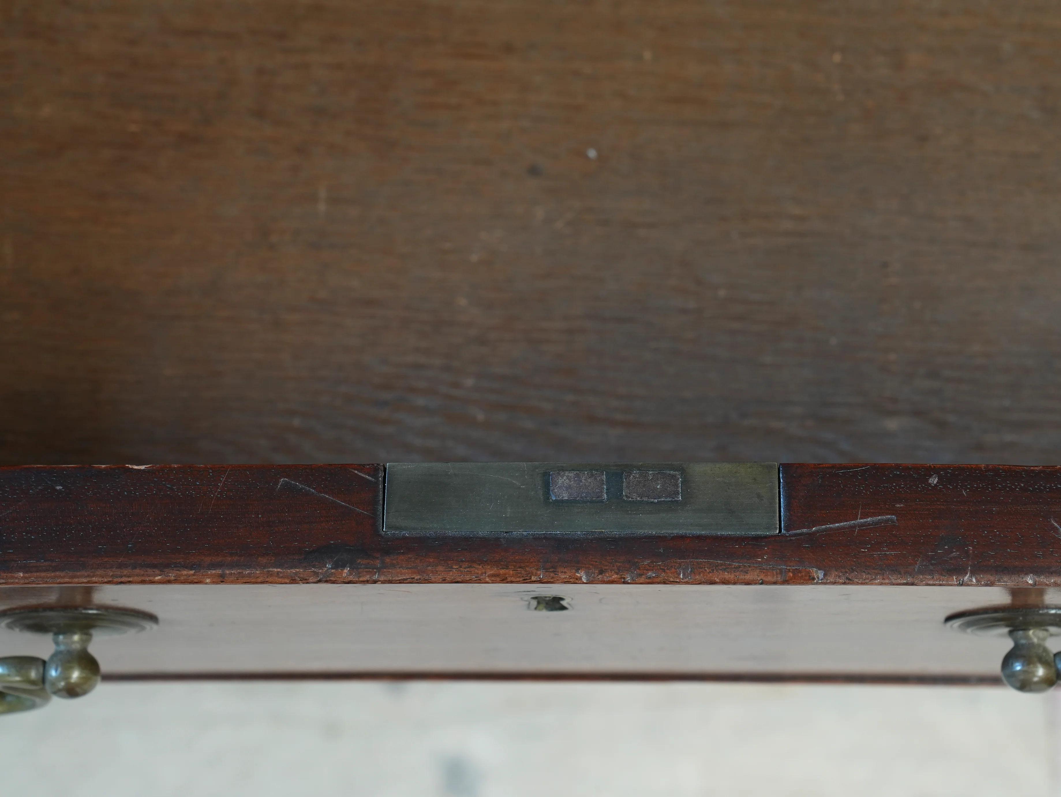 A Large George III Mahogany Breakfront Bookcase - Image 17