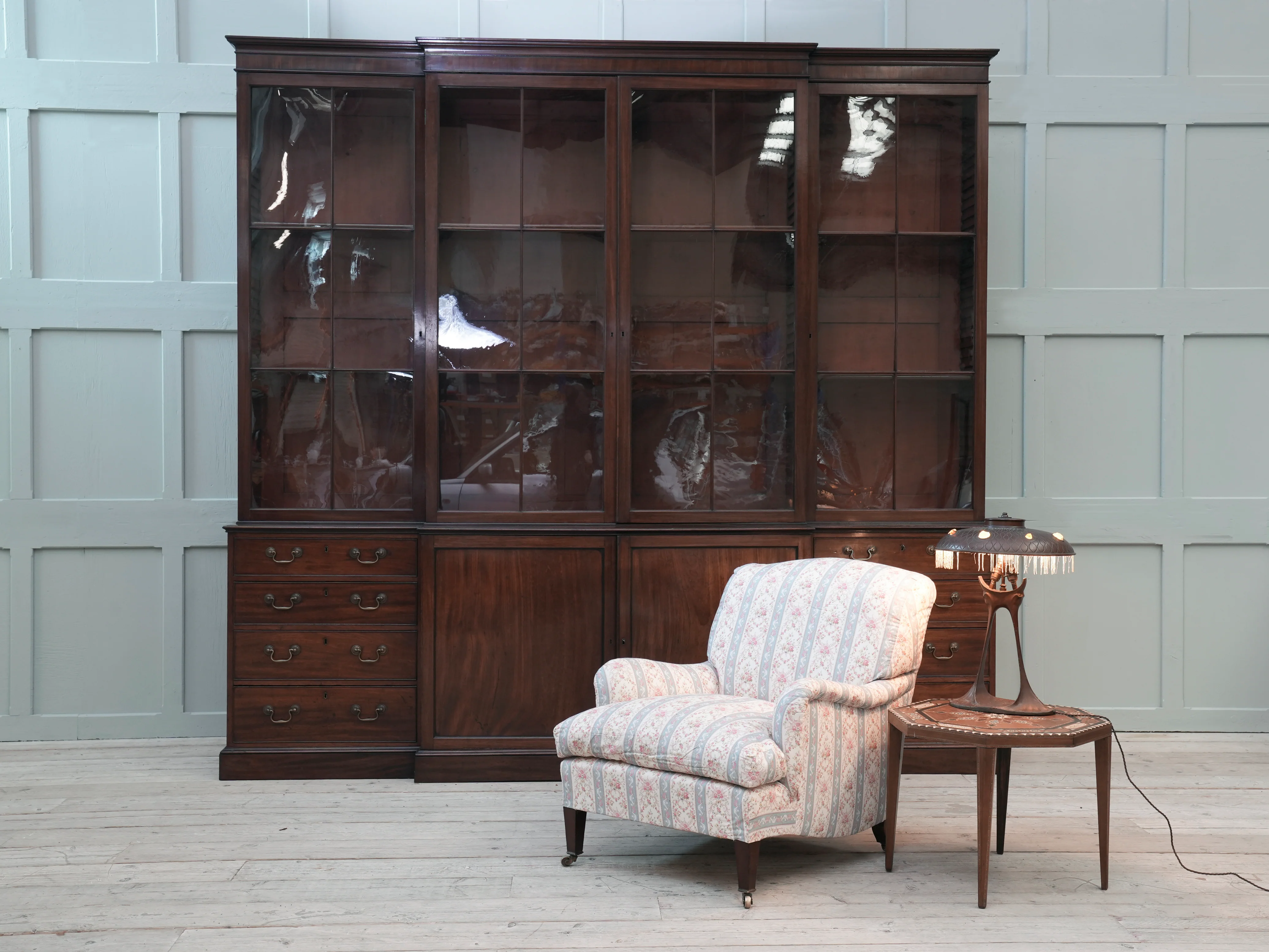 A Large George III Mahogany Breakfront Bookcase - Image 2
