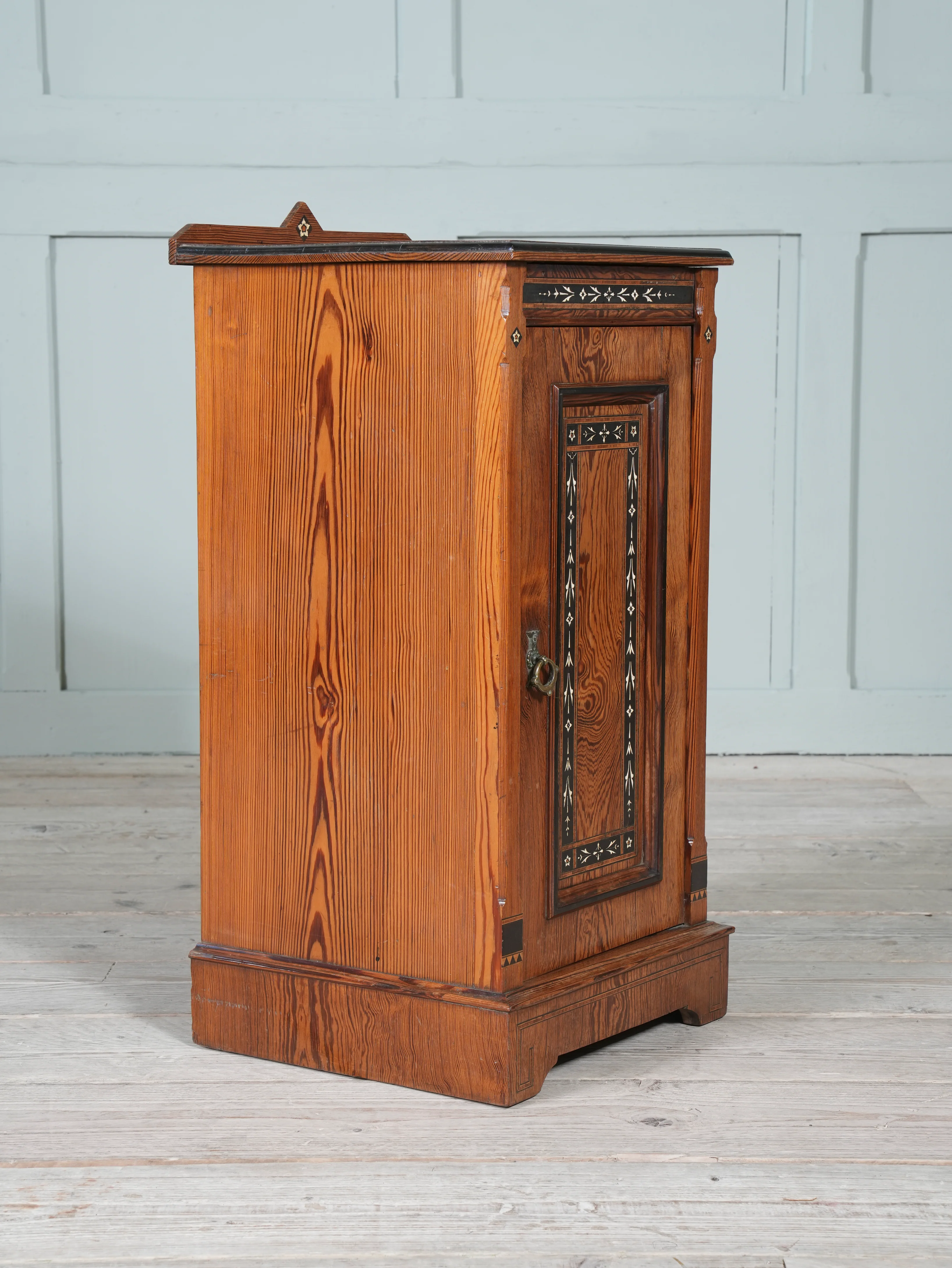 Aesthetic Movement Bedside Cabinet - Image 3
