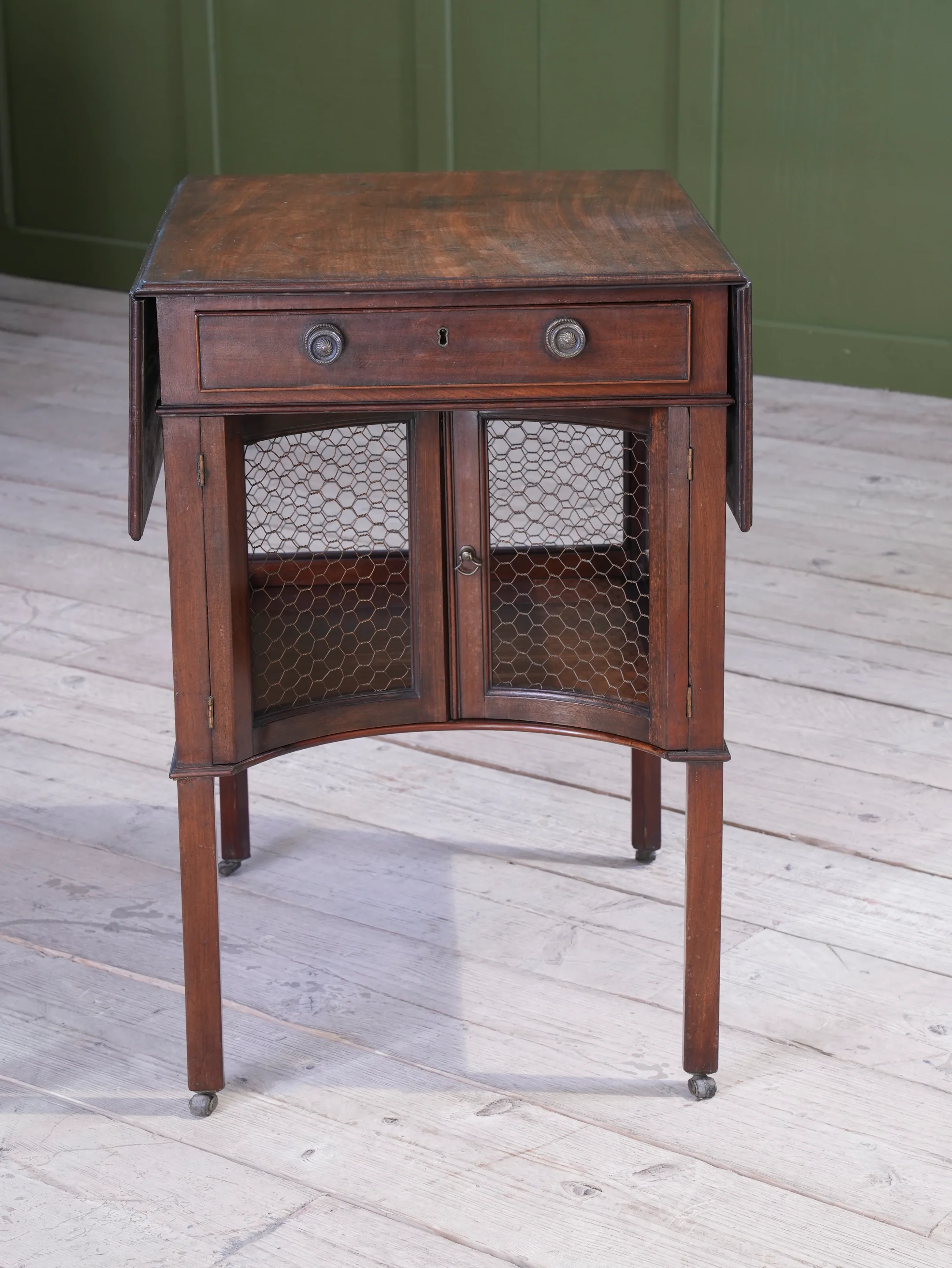 A Chippendale Period Pembroke Supper Table - Image 3