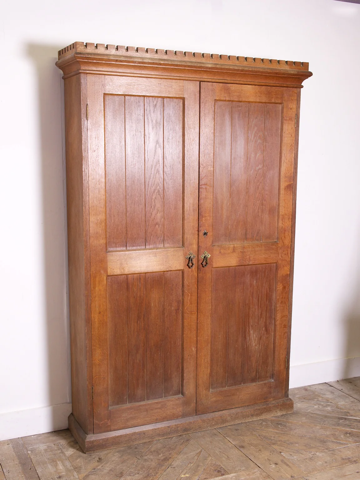 Vestment Cupboard - Image 2