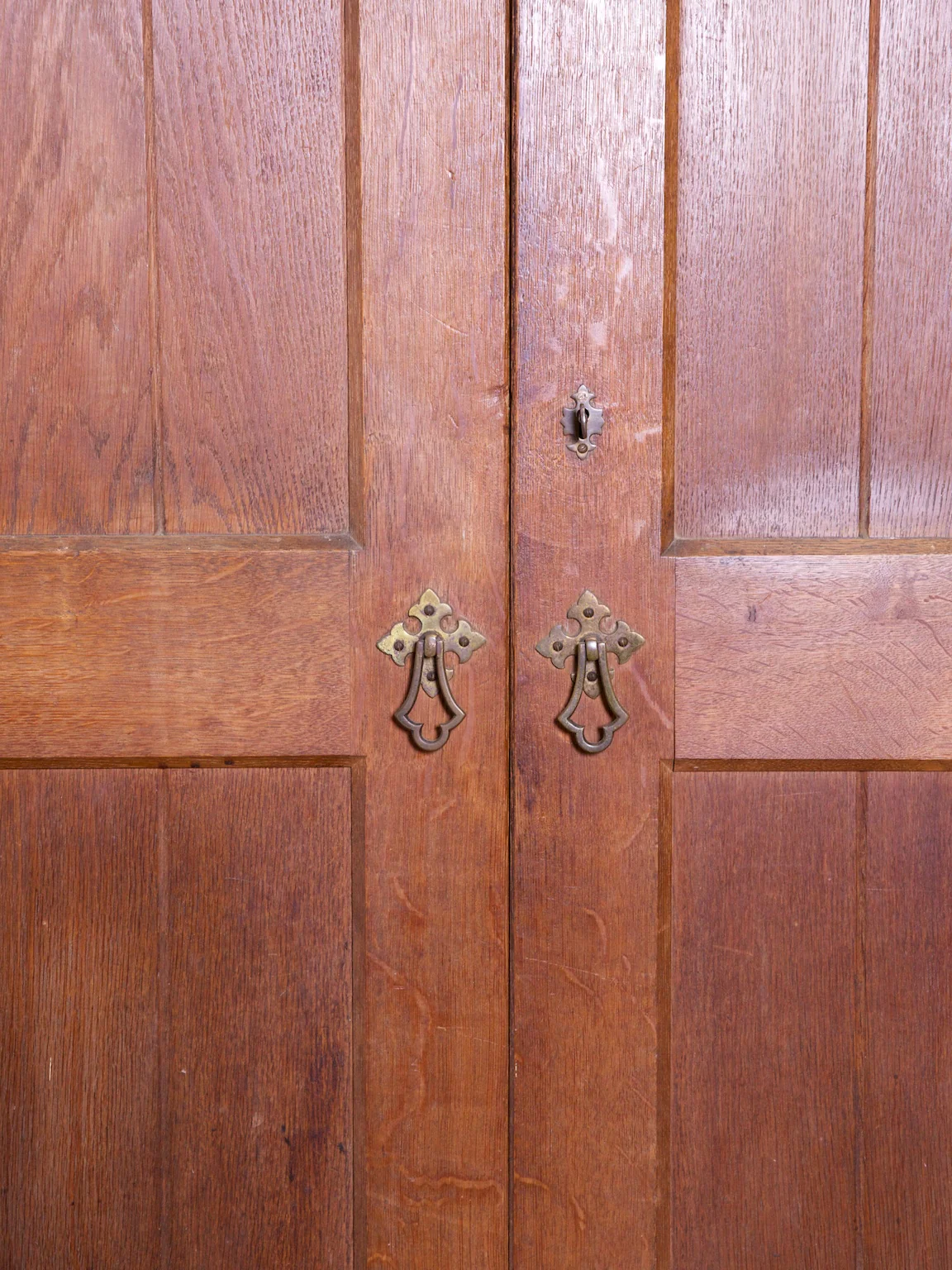 Vestment Cupboard - Image 4