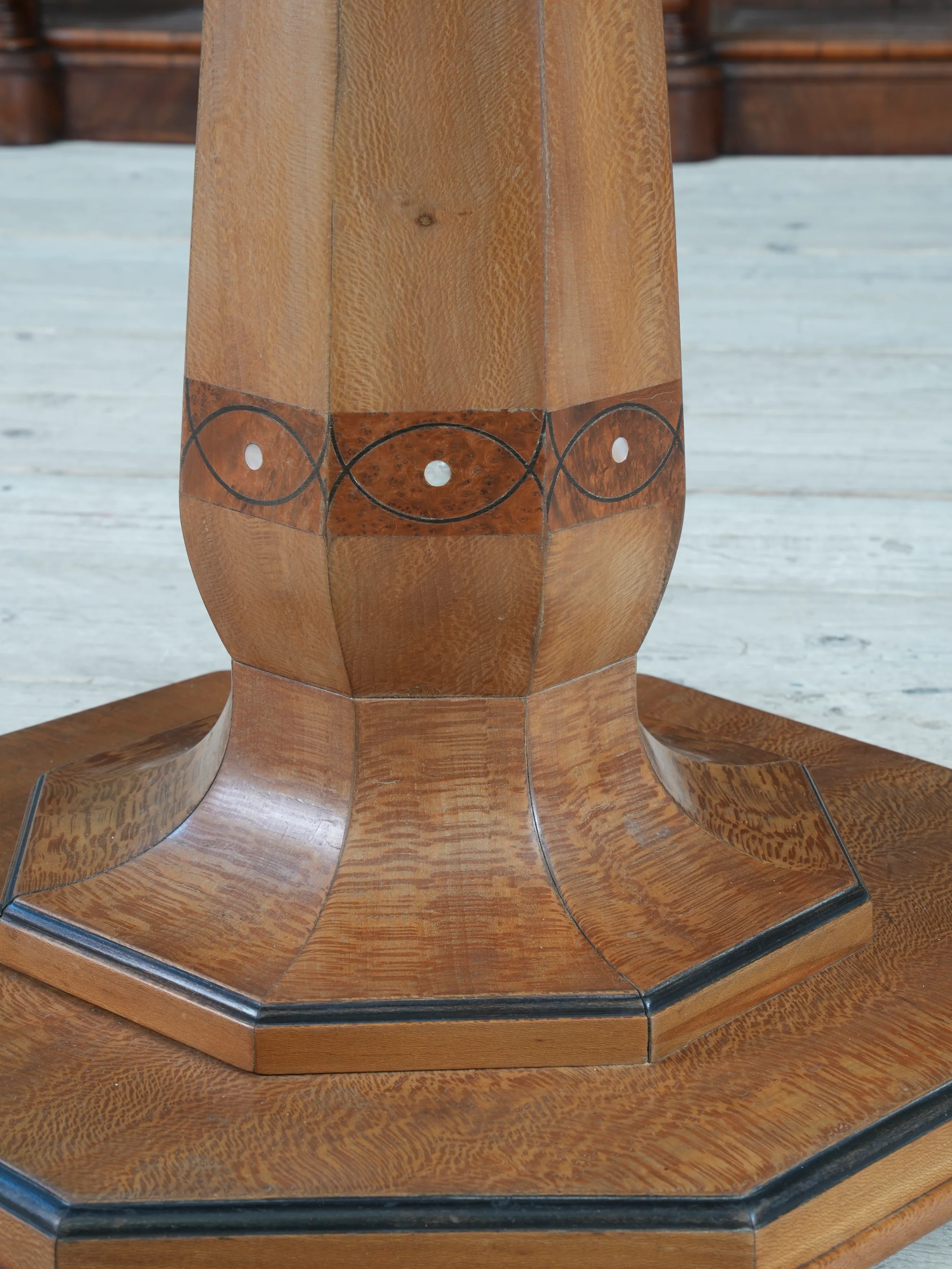 A Lace Wood & Oak Centre Table - Image 11