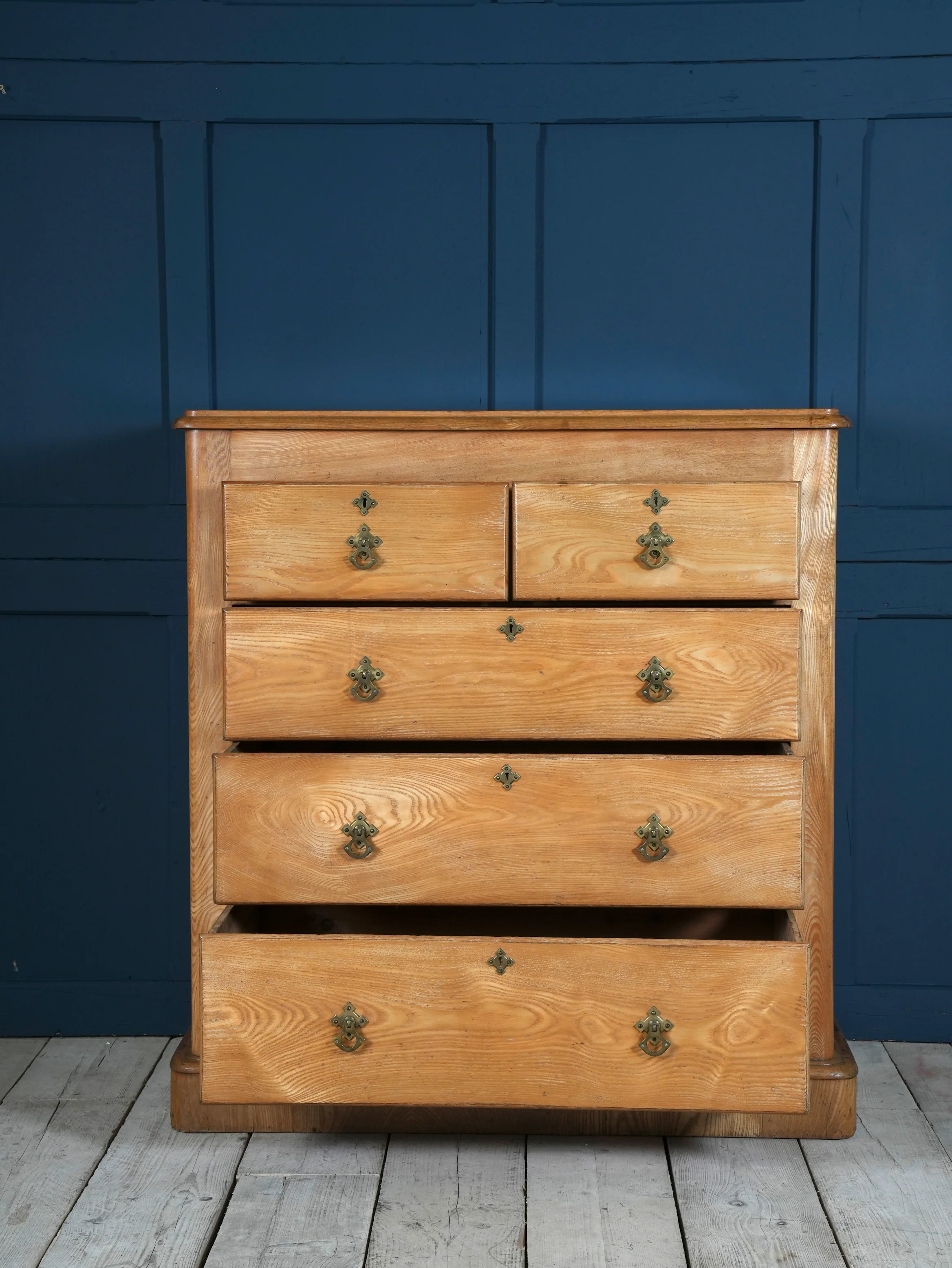 A 19th Century White Ash Chest of Drawers - Image 10