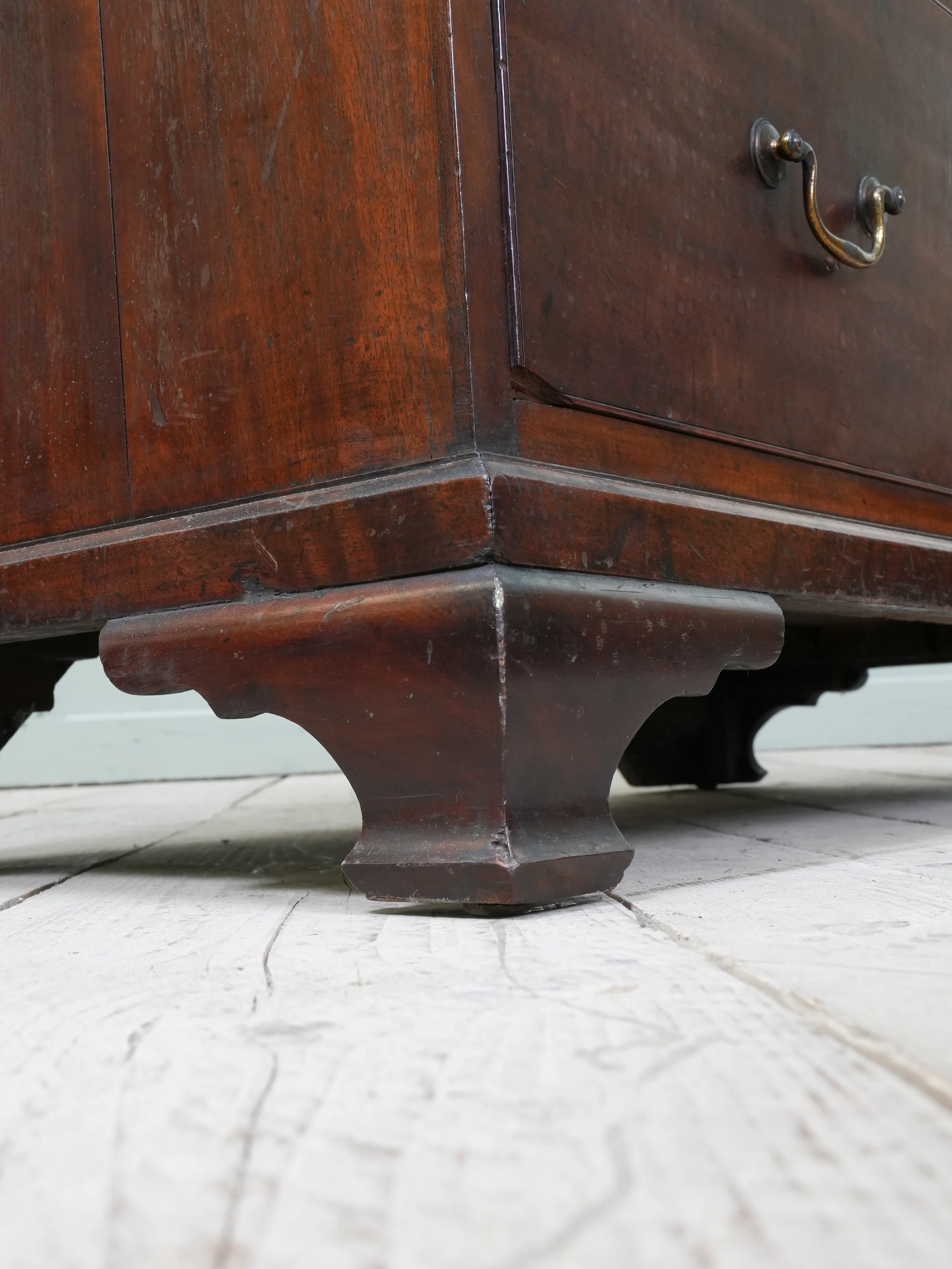 A Early 19th Century Mahogany Chest of Drawers - Image 12