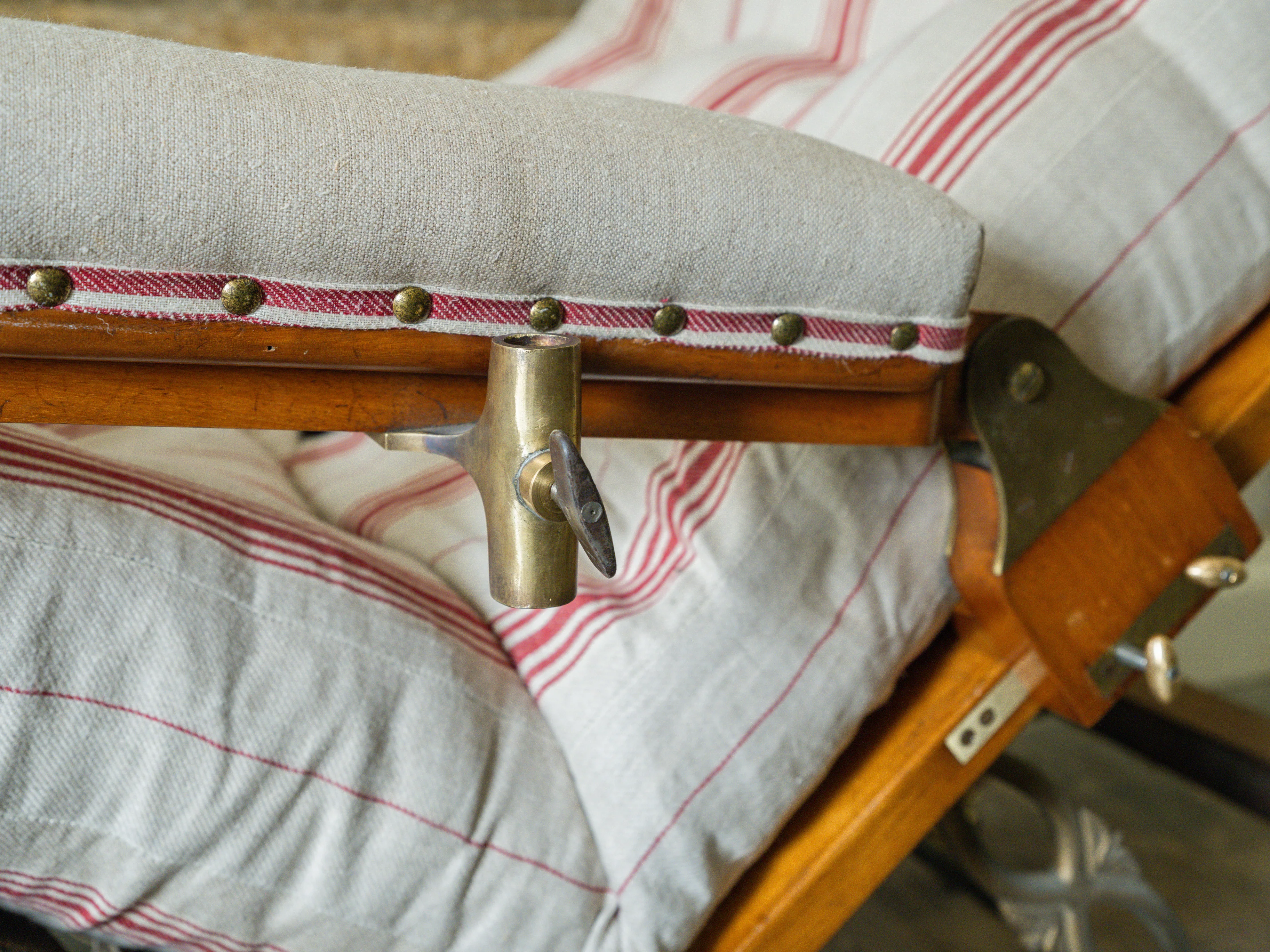 A Large 19th Century Bespoke Day Bed - Image 23