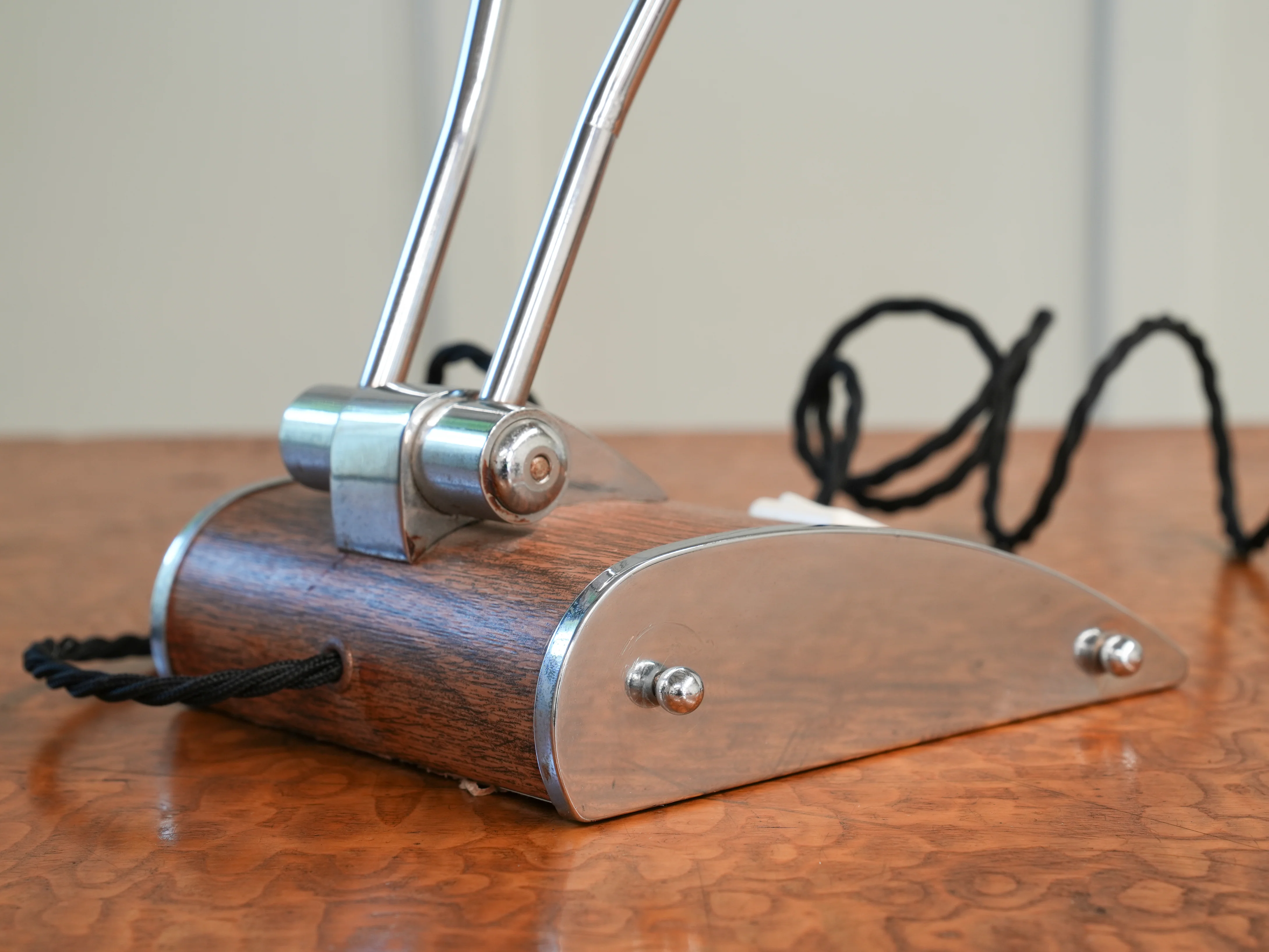 An Eileen Grey Desk Light - Image 8