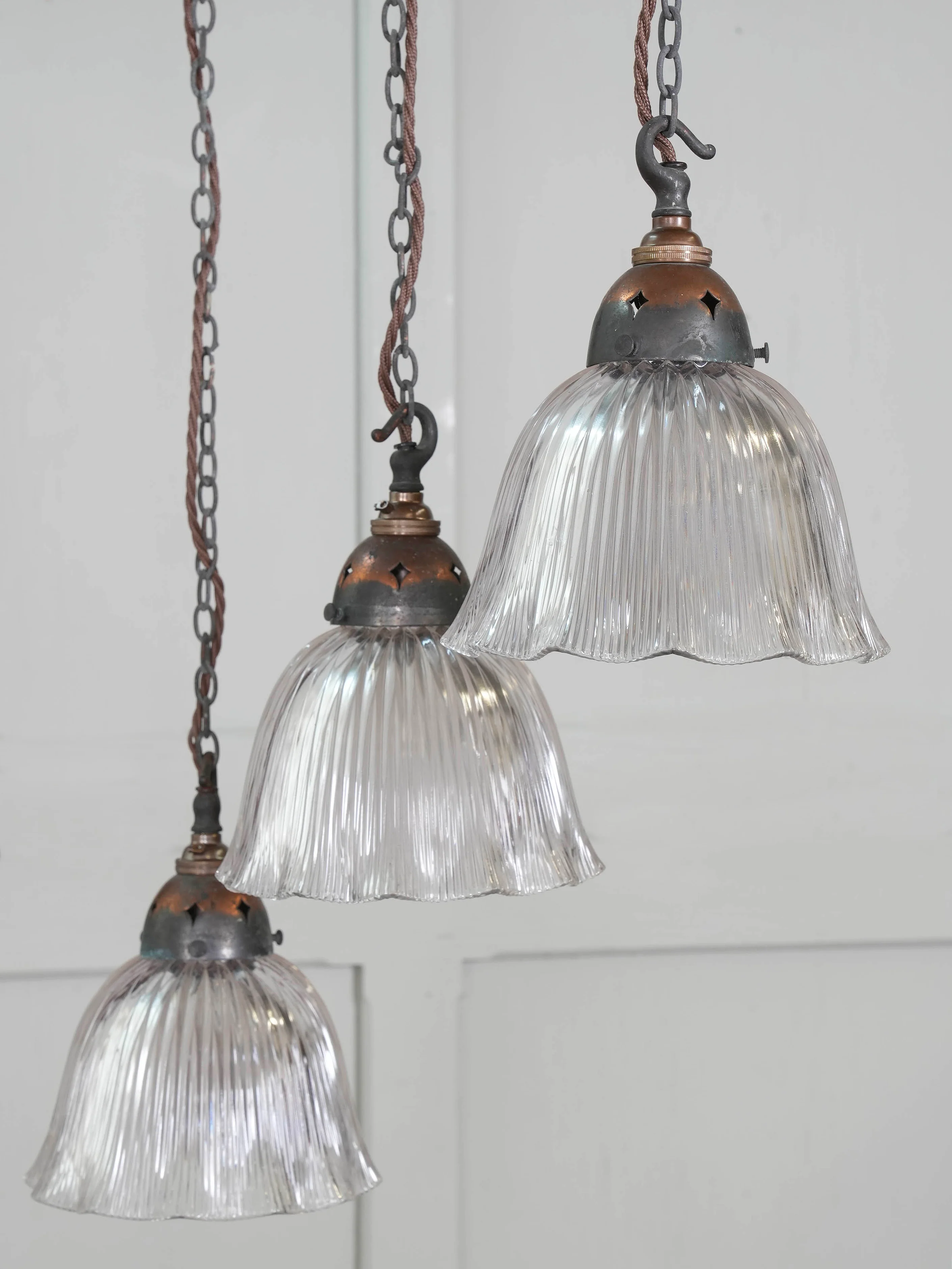 Rippled Edge Holophane Pendant