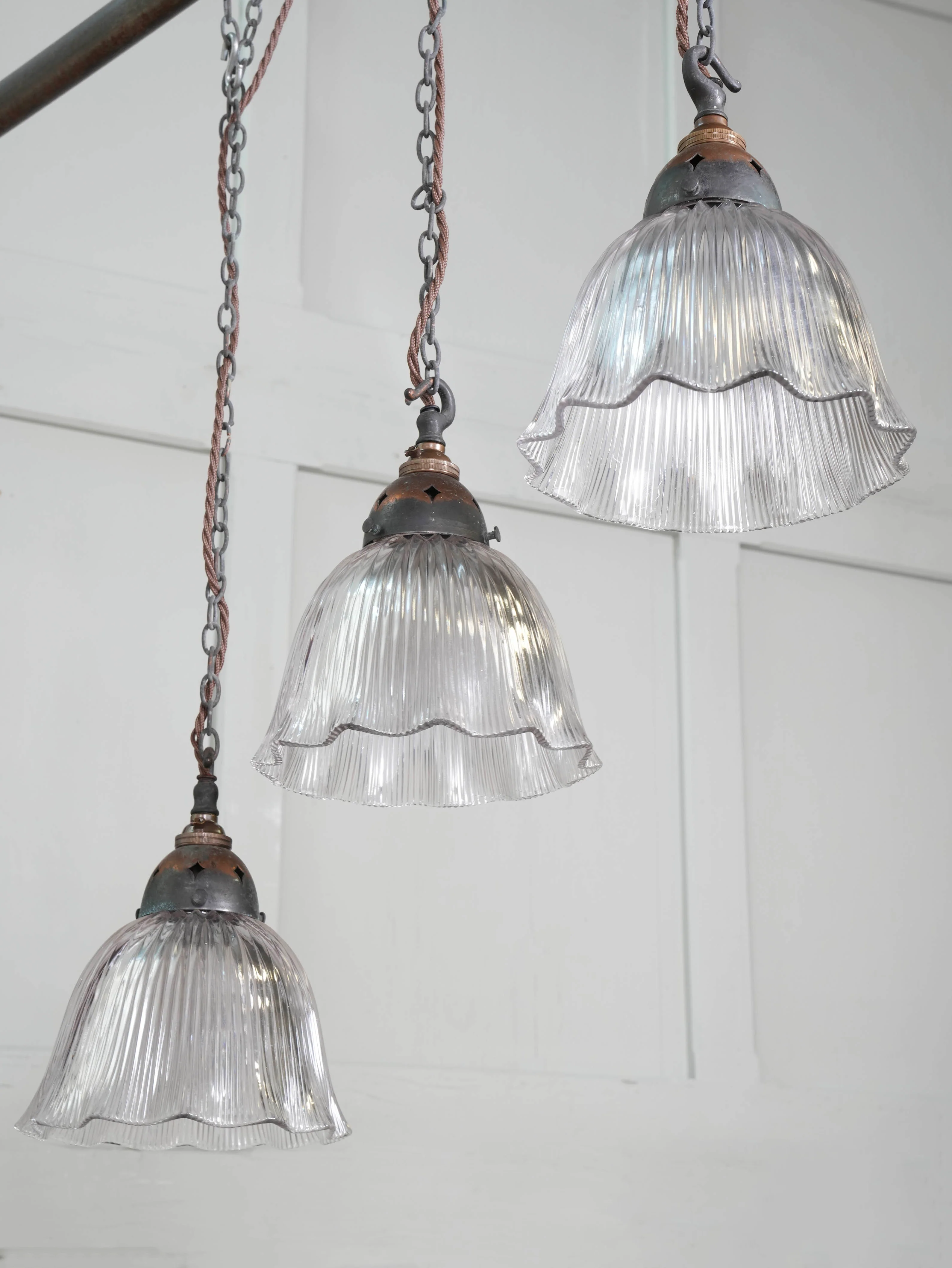 Rippled Edge Holophane Pendant - Image 2
