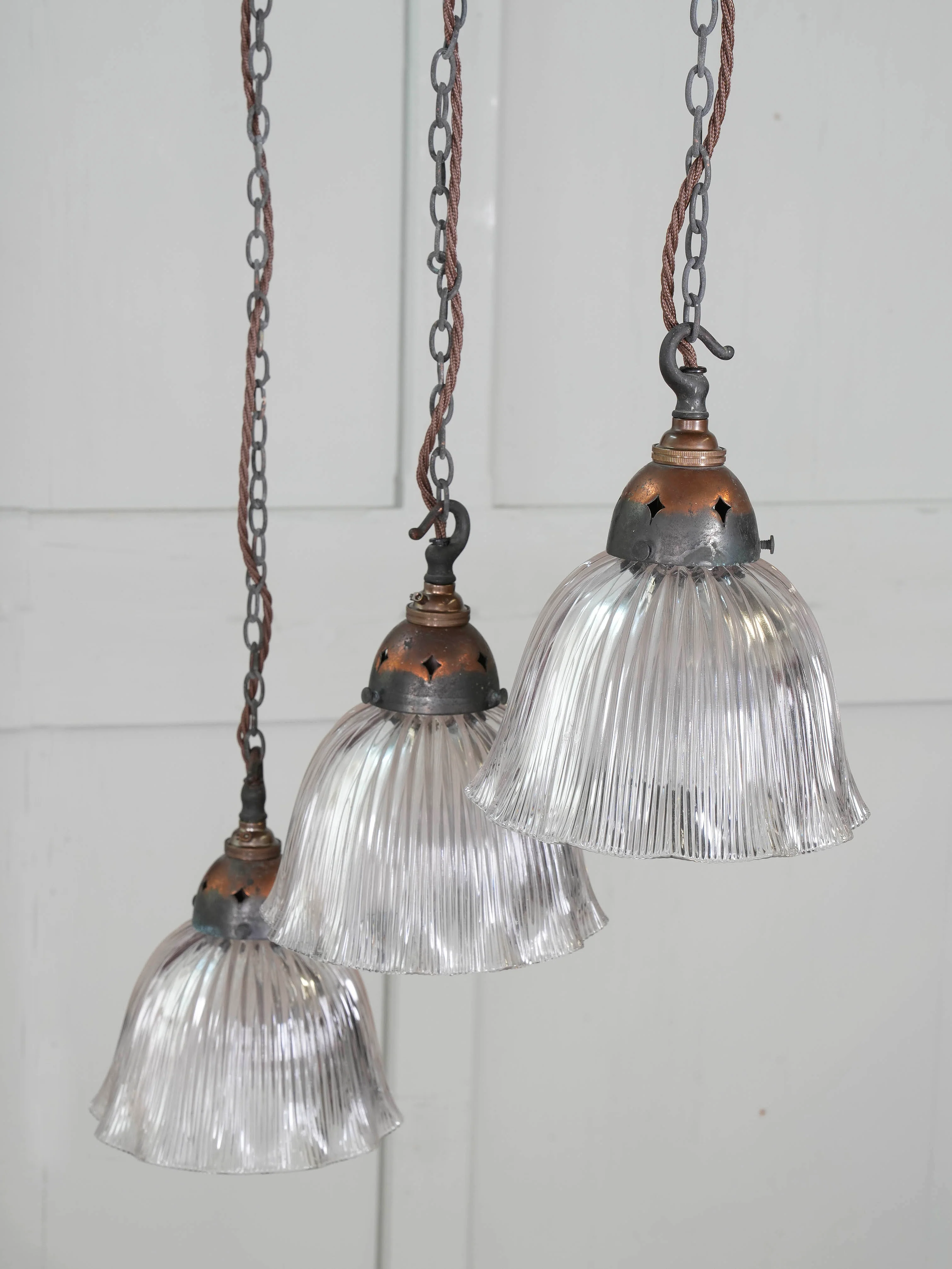 Rippled Edge Holophane Pendant - Image 3