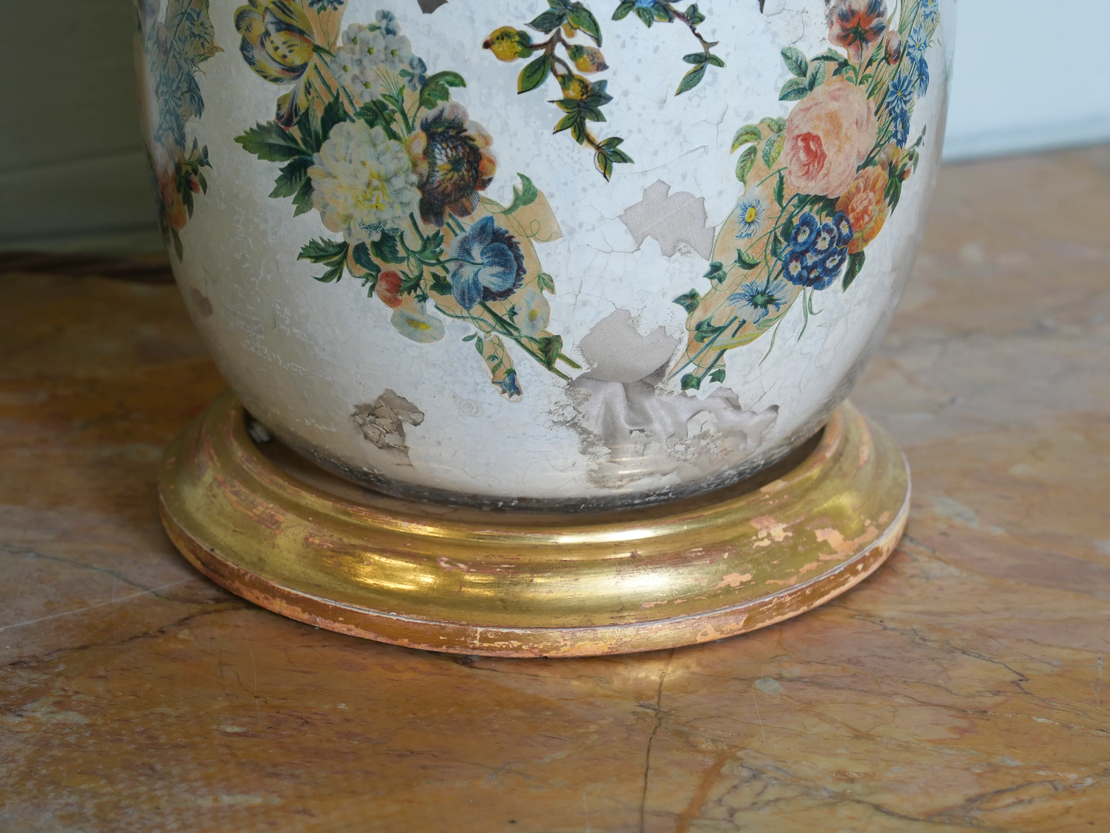 A 19th Century Decalcomania Vase Table Lamp - Image 5