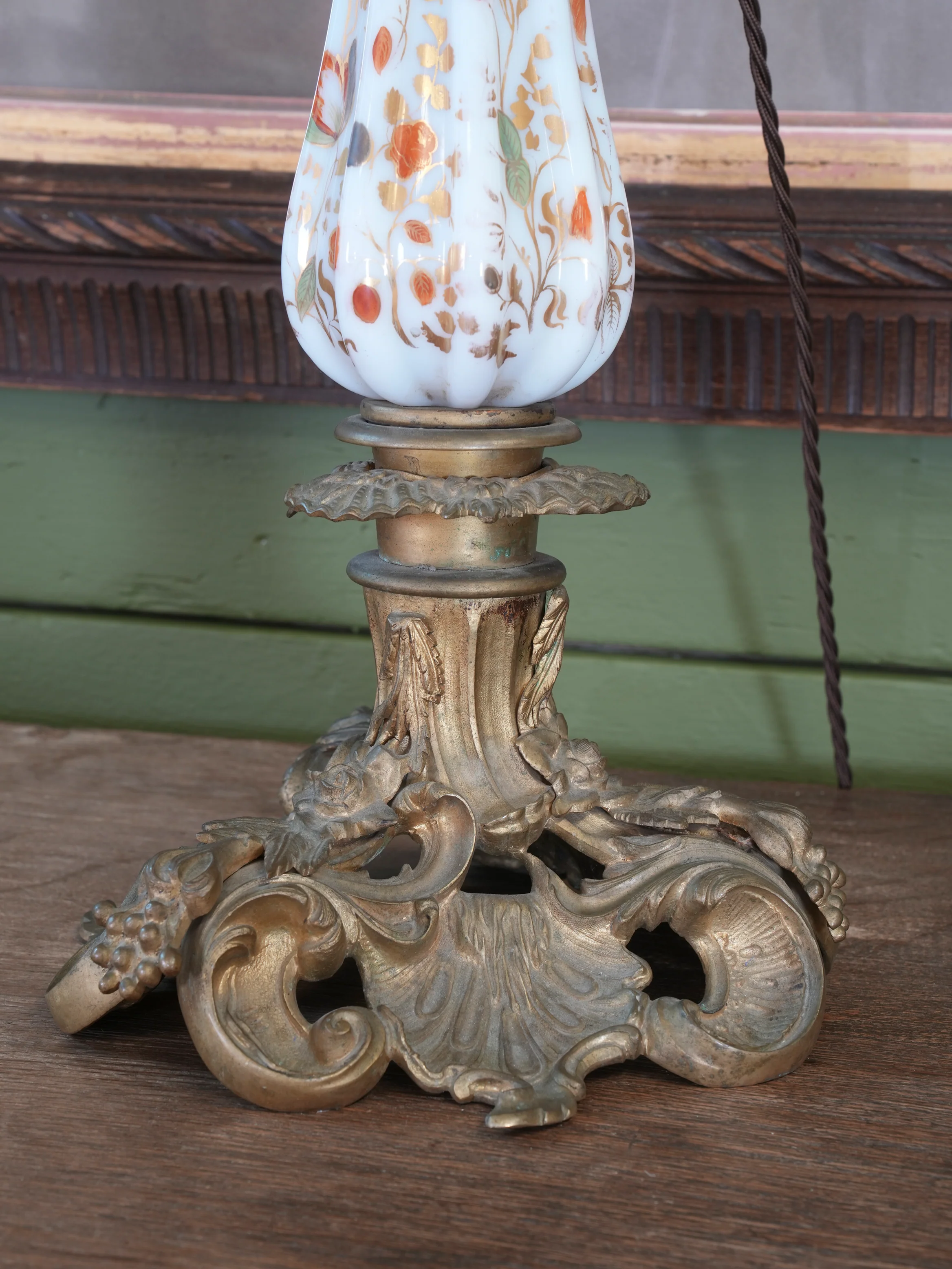 A 19th Century Opaline Glass Table Lamp - Image 4