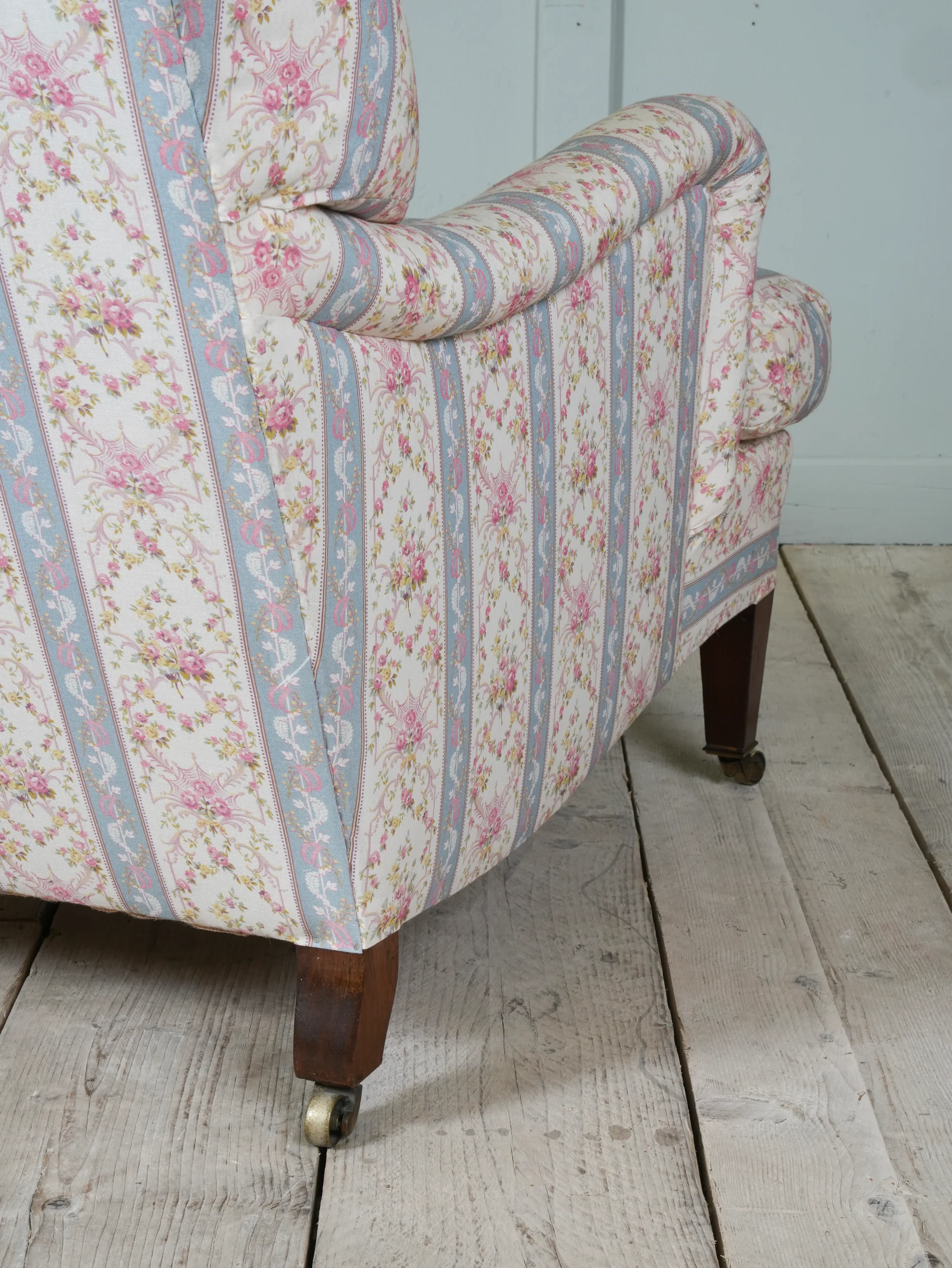 A Howard and Son's Bridgewater Armchair - Image 9