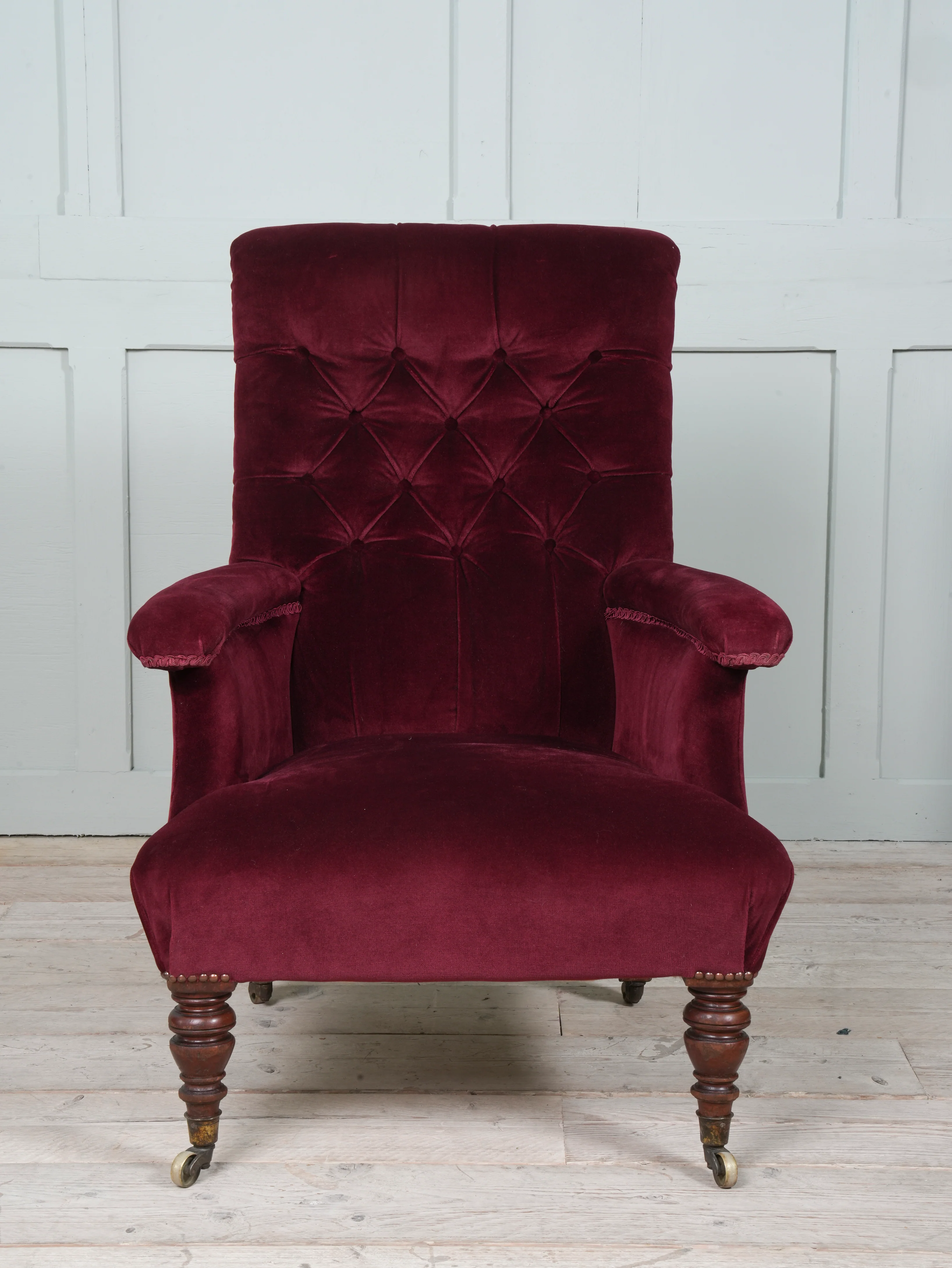 A Howard & Sons Buttoned Back Armchair - Image 4
