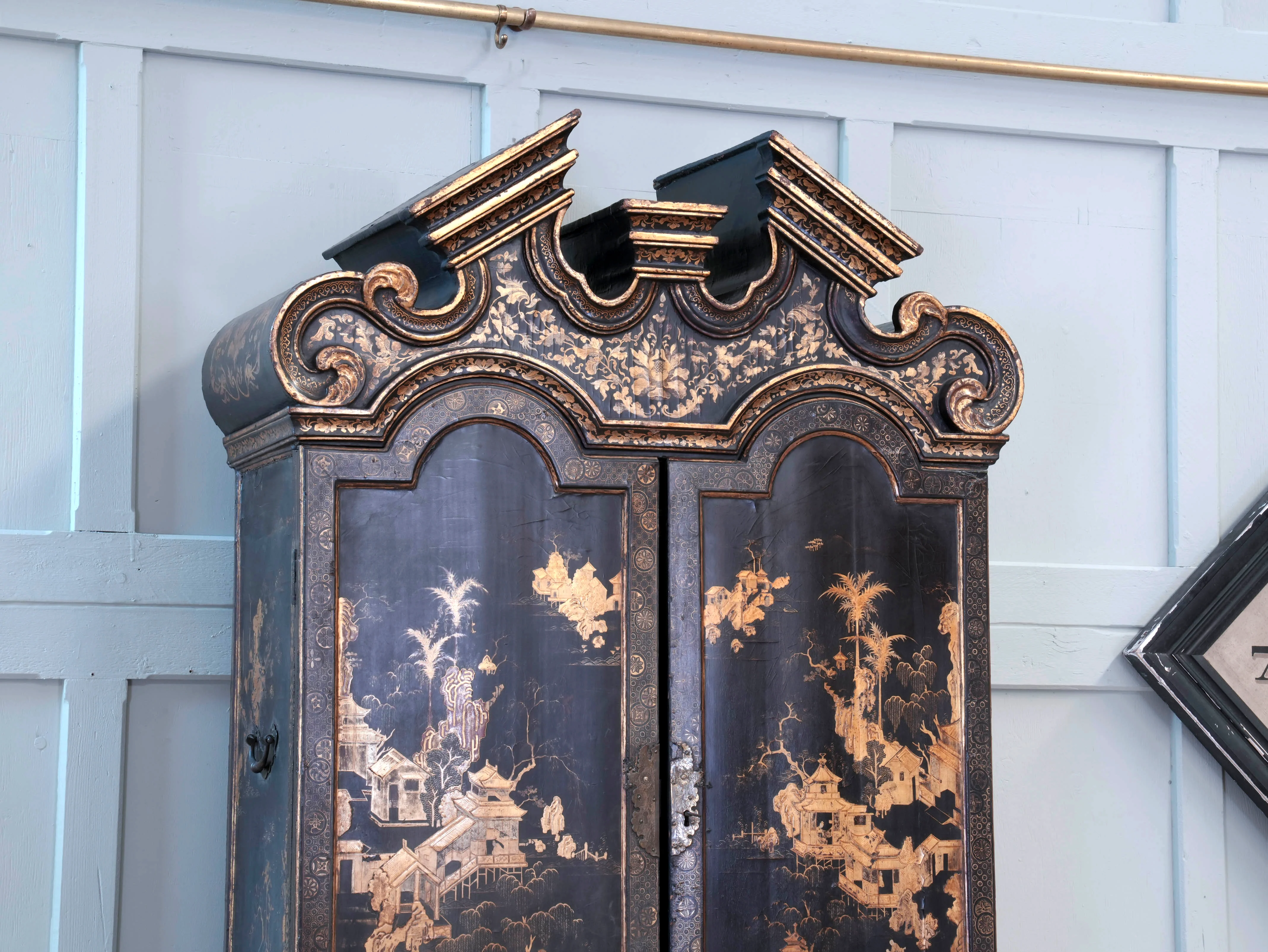 An 18th Century Chinese Export Bureau Cabinet - Image 18