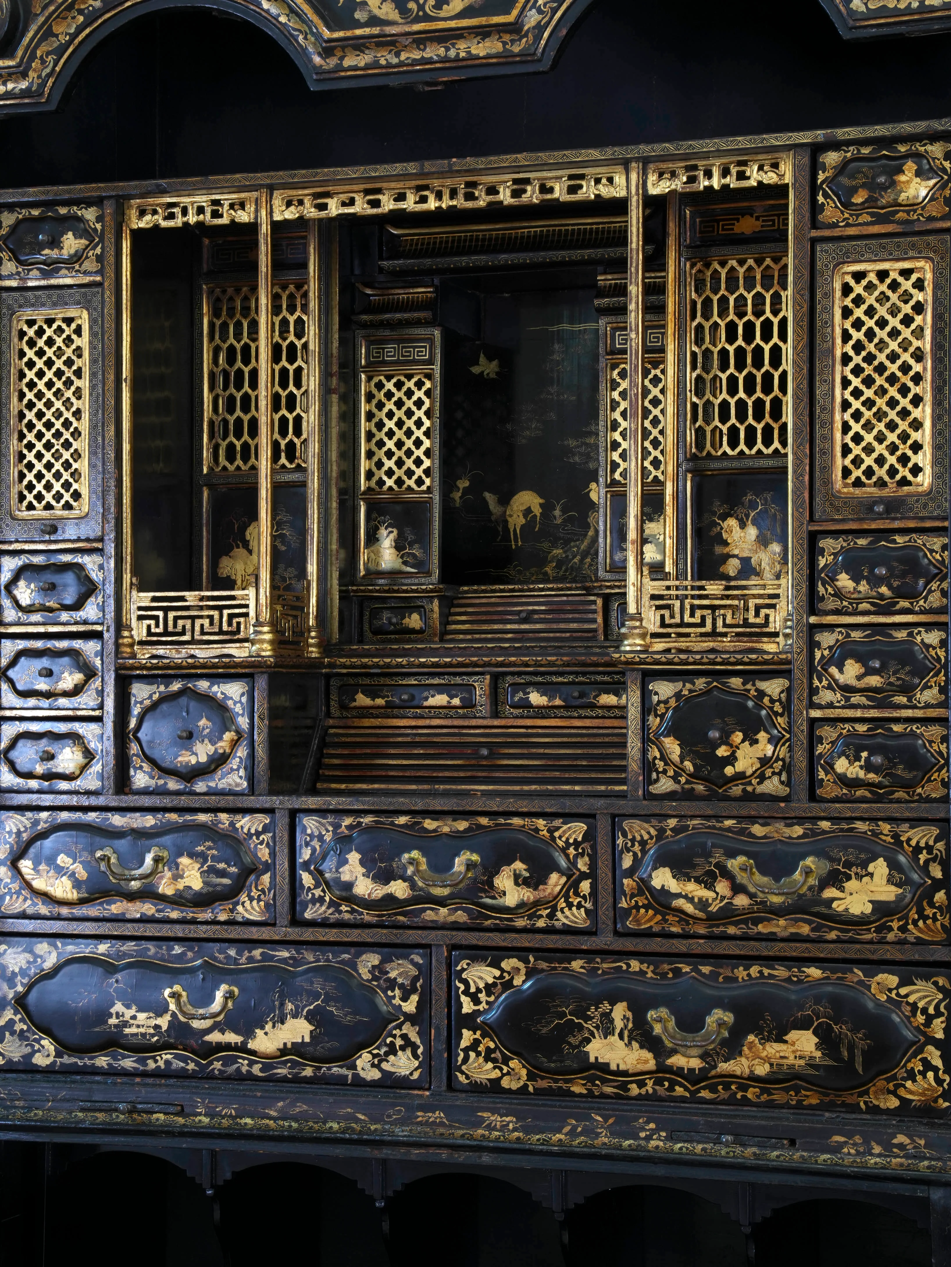 An 18th Century Chinese Export Bureau Cabinet - Image 21