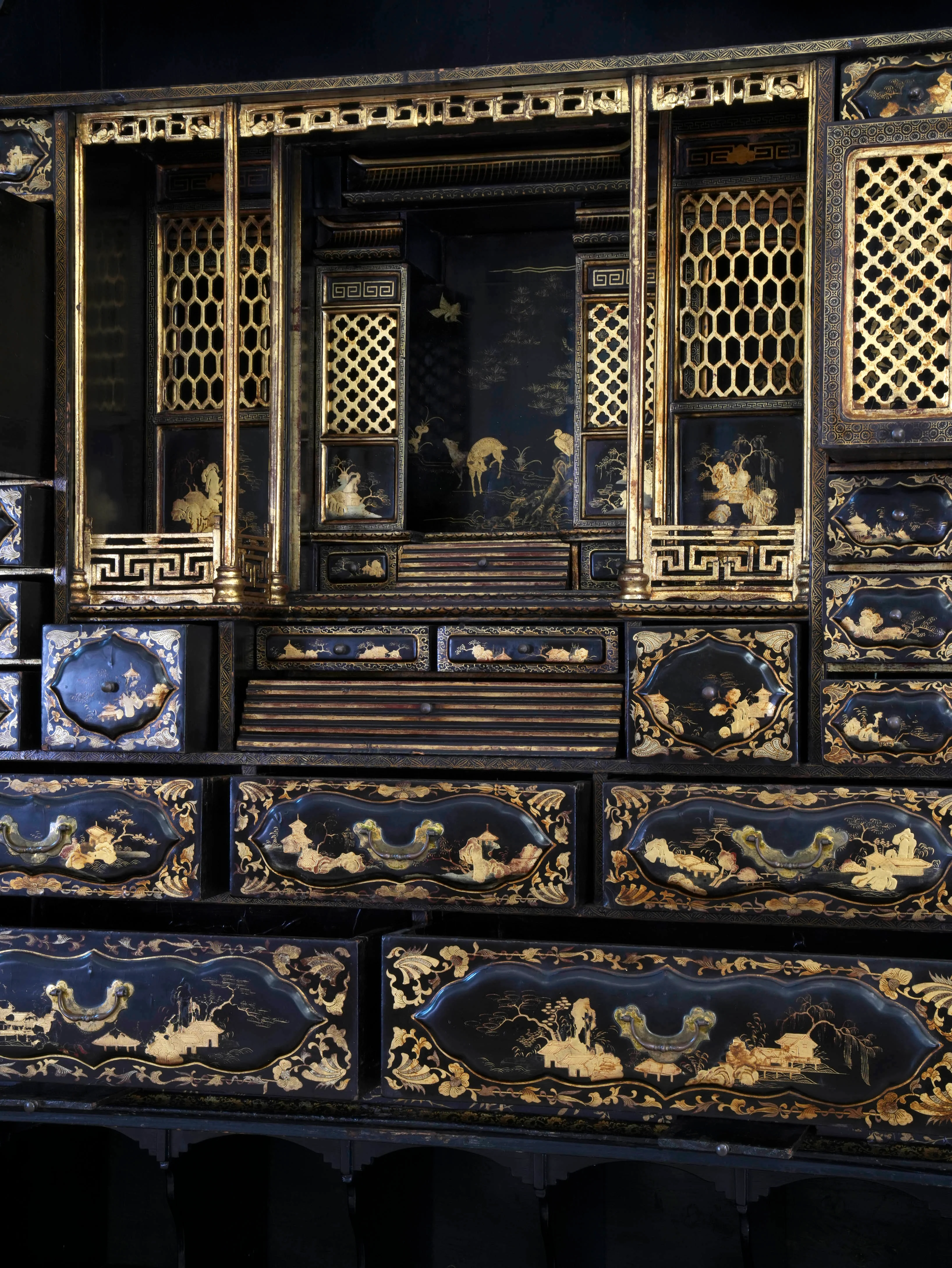 An 18th Century Chinese Export Bureau Cabinet - Image 23