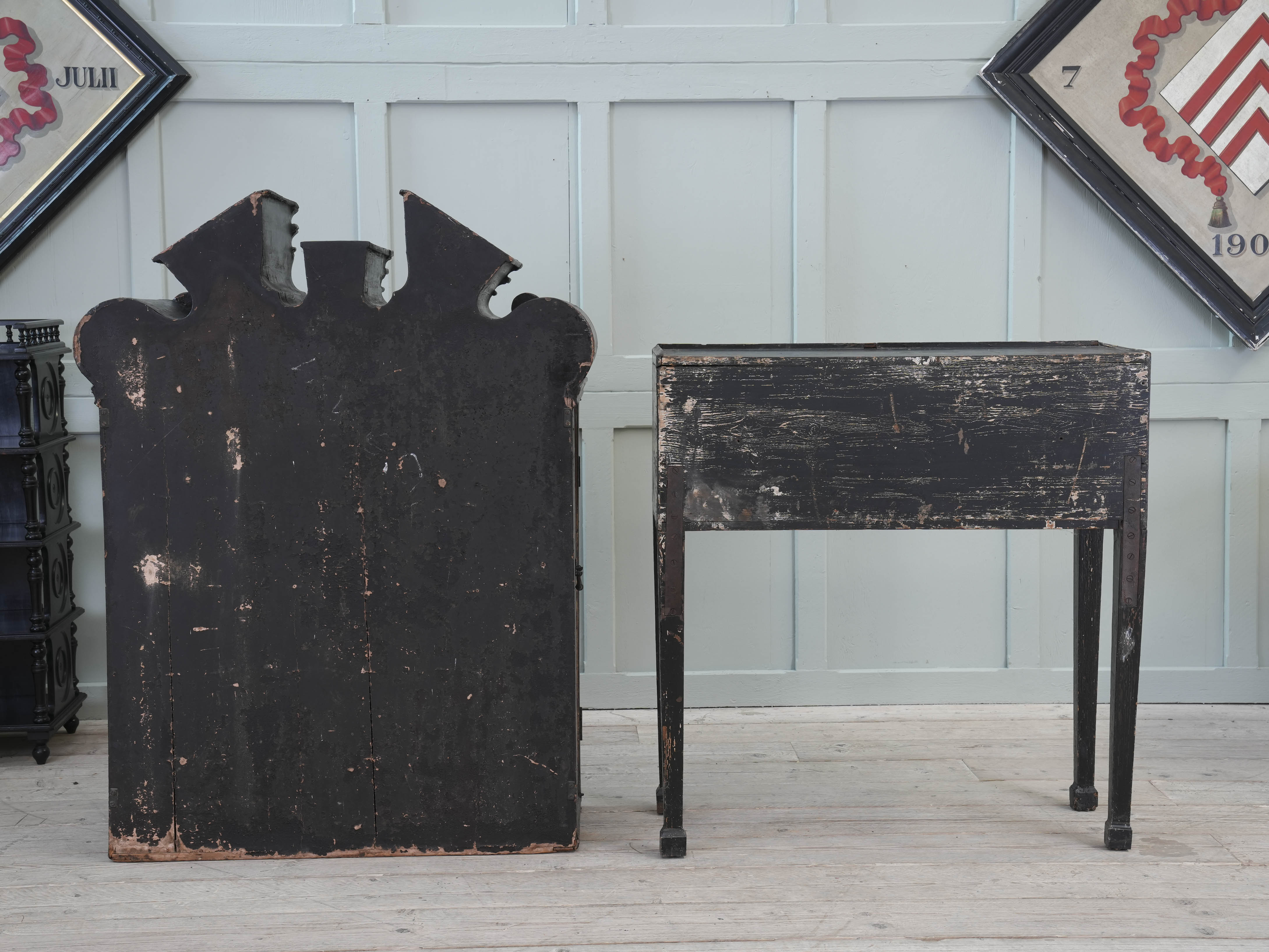 An 18th Century Chinese Export Bureau Cabinet - Image 24