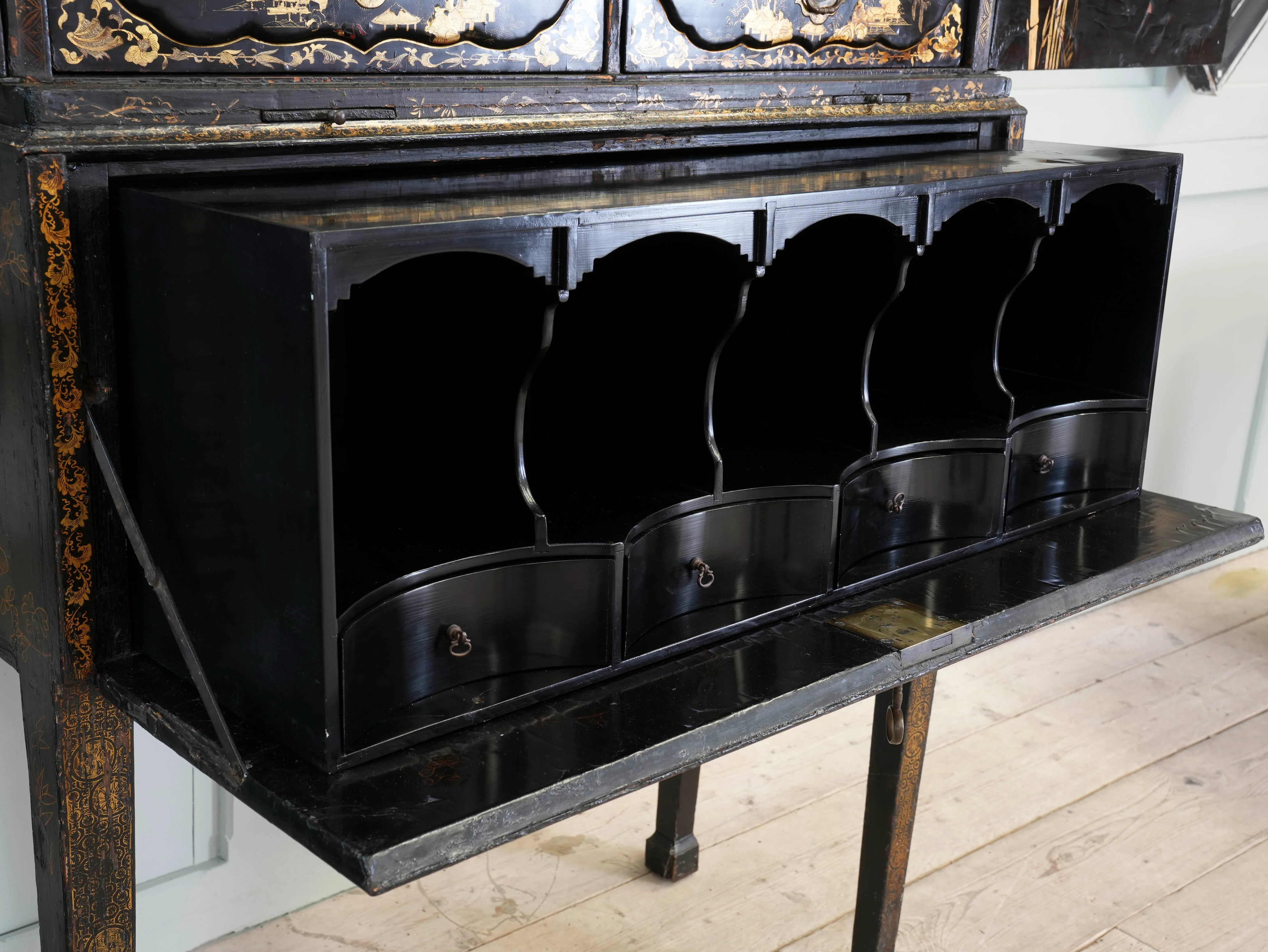 An 18th Century Chinese Export Bureau Cabinet - Image 30
