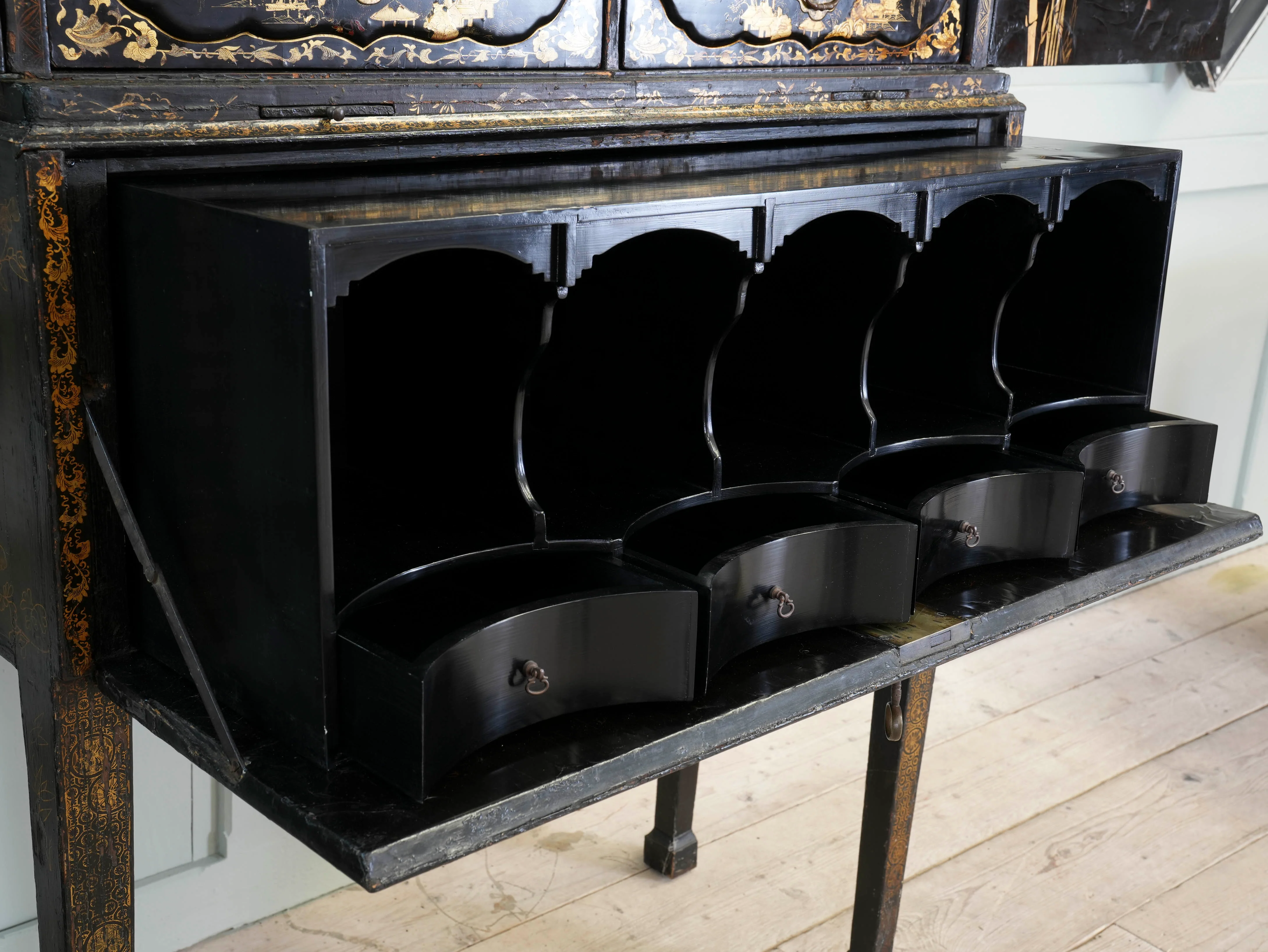 An 18th Century Chinese Export Bureau Cabinet - Image 31