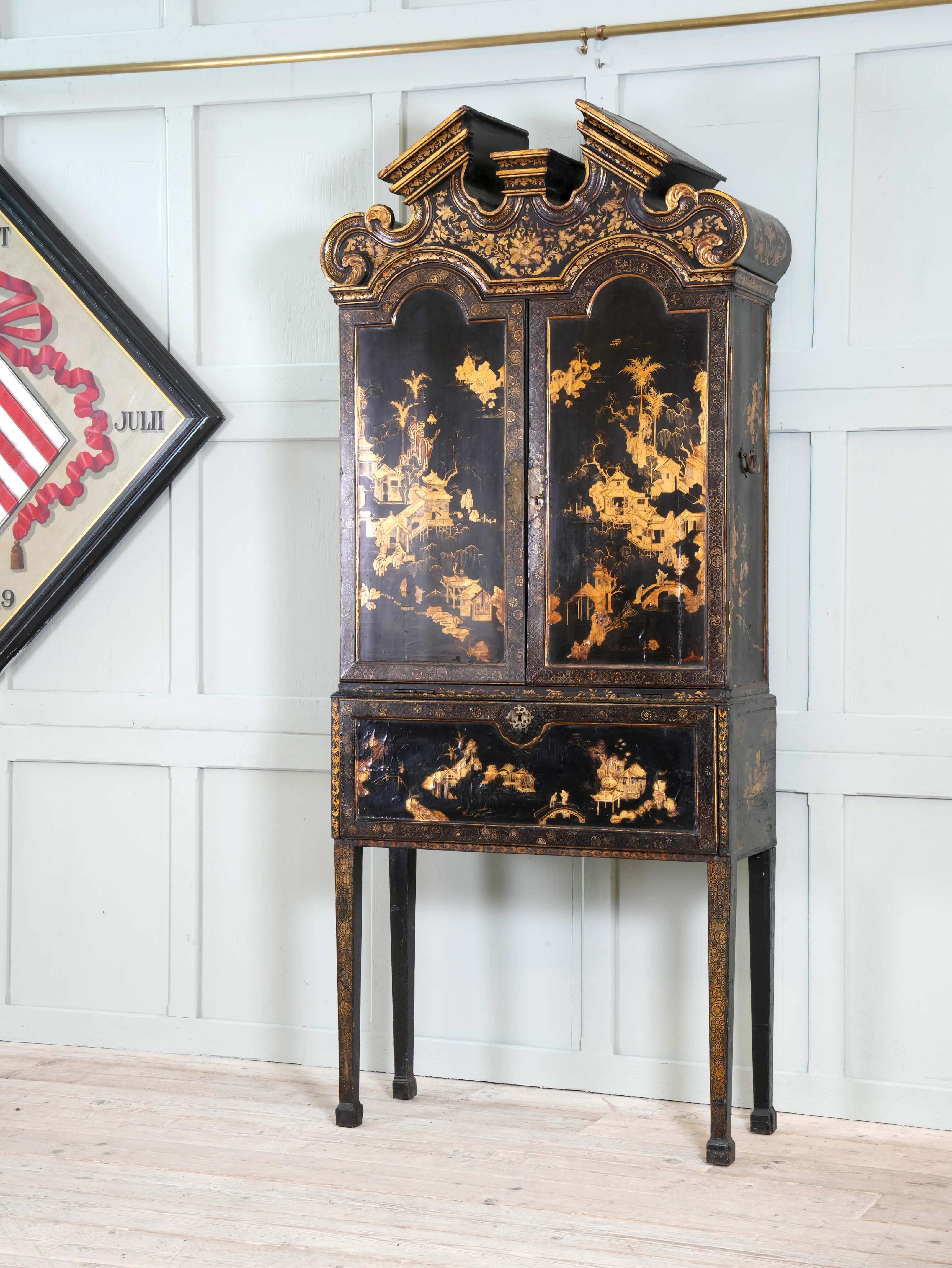 An 18th Century Chinese Export Bureau Cabinet - Image 4