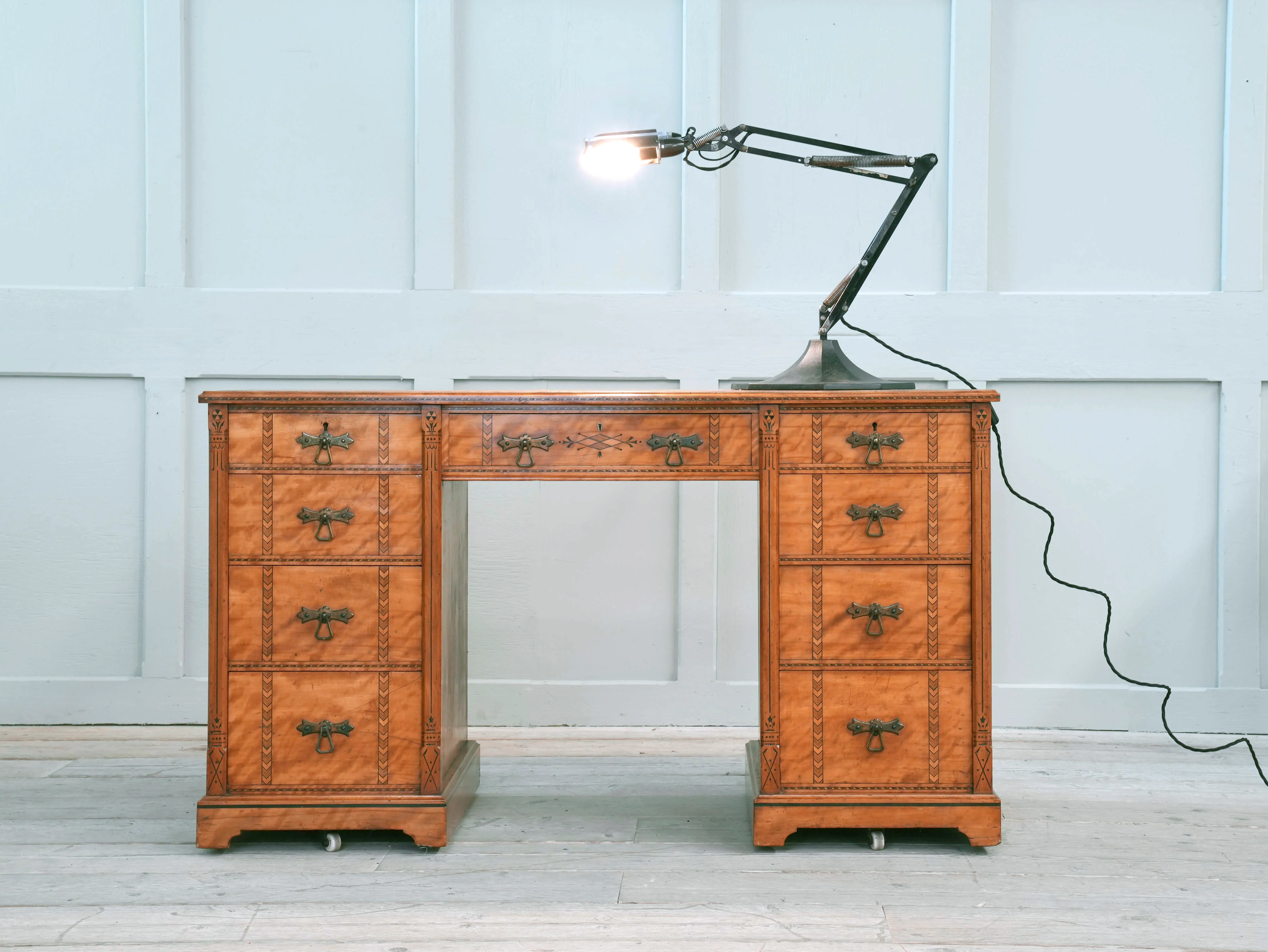 Anglepoise 1431 Magnifying Desk Lamp - Image 2