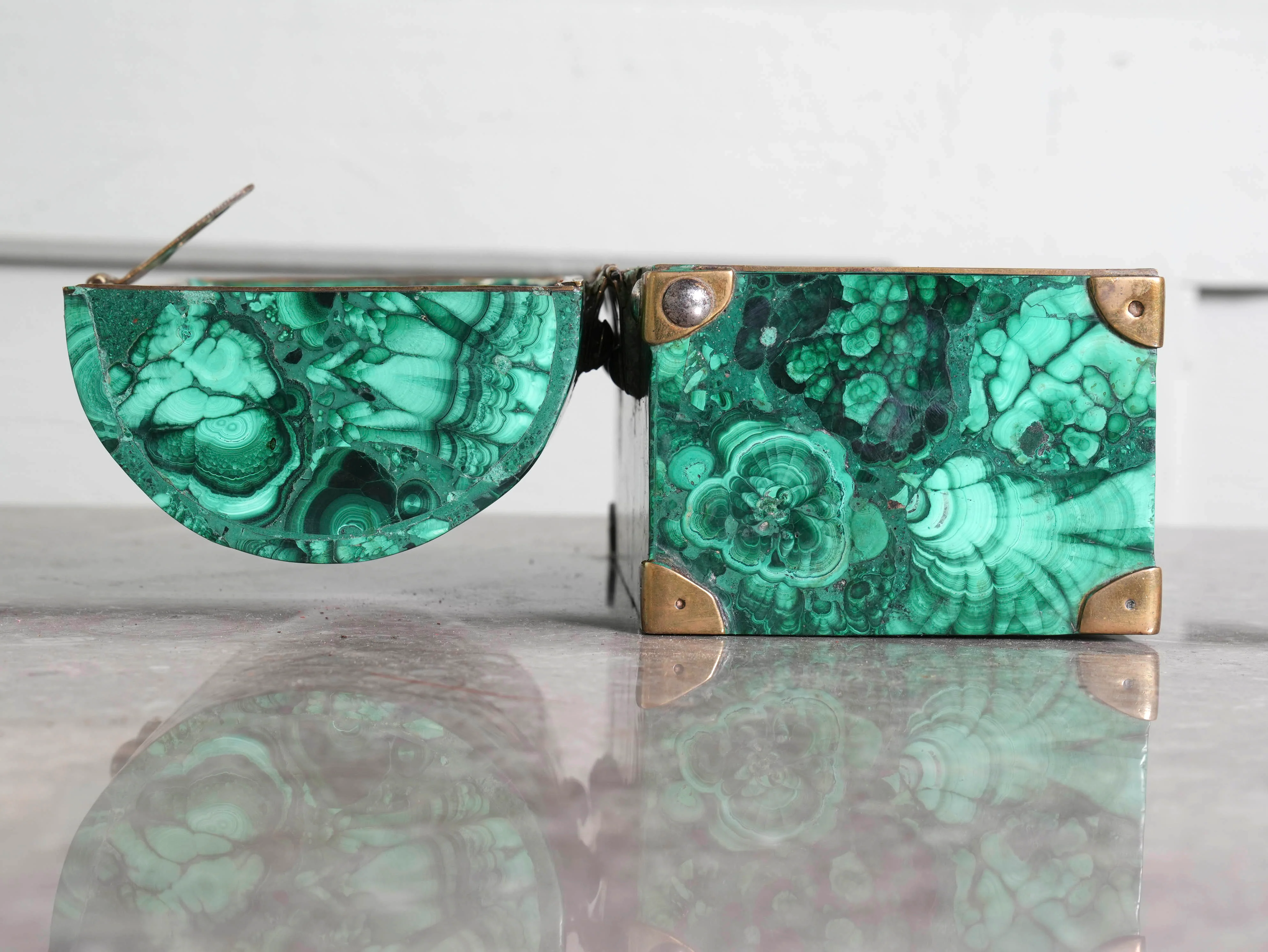 A Malachite Trinket Box - Image 3