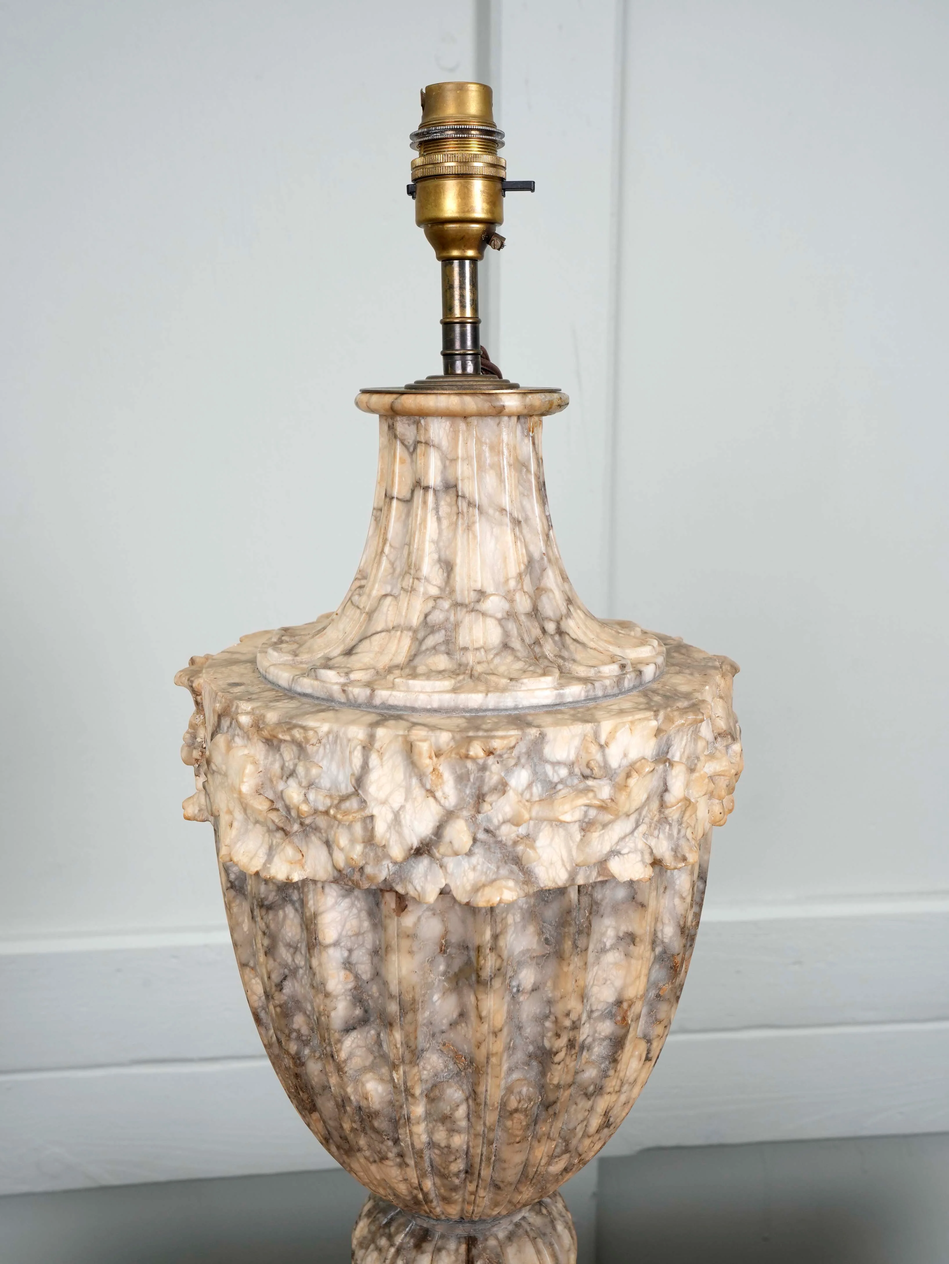 A 19th Century Alabaster Lidded Urn Table Lamp - Image 6