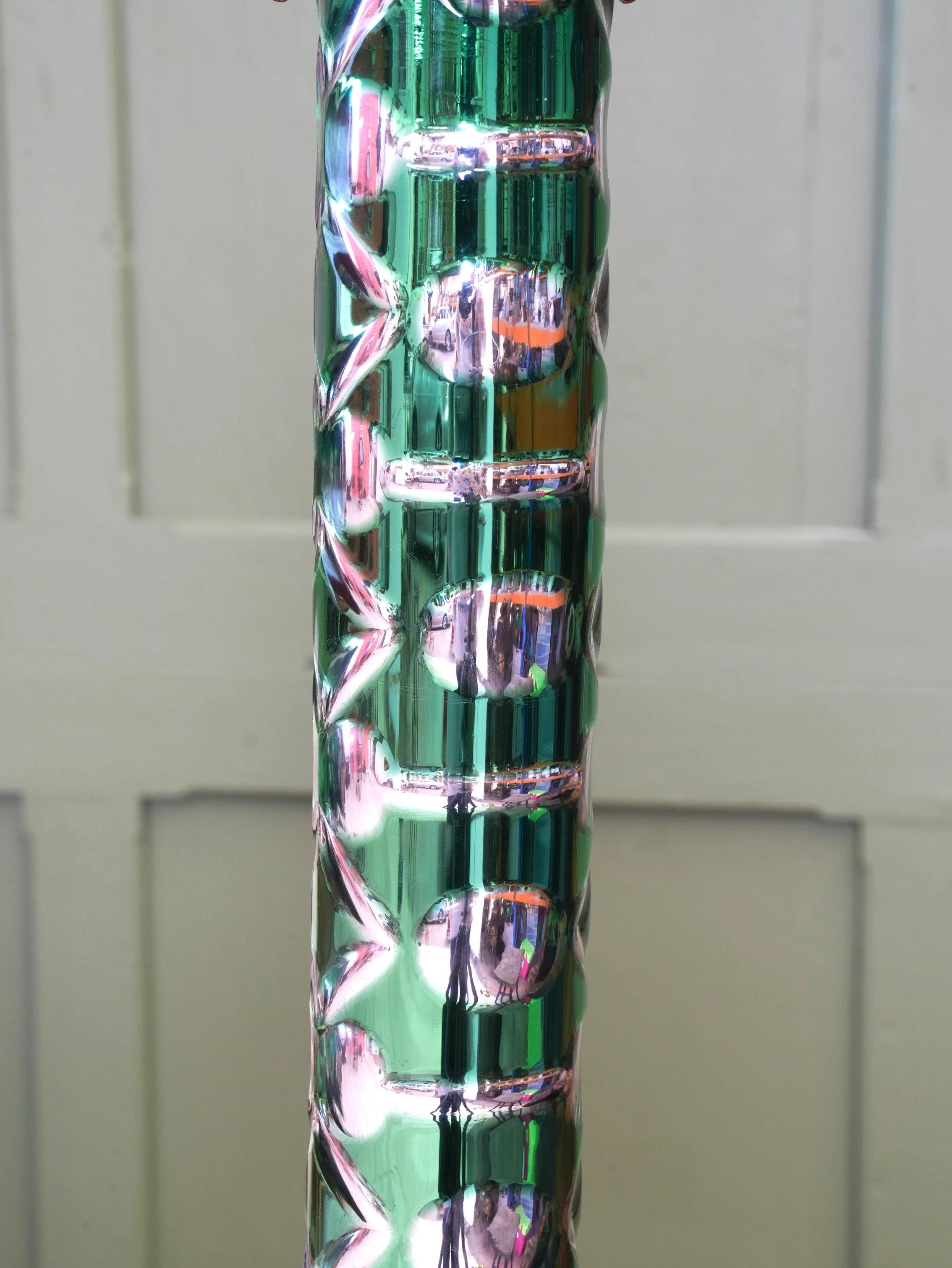 A large Scale 19th Century Cut Glass Table Lamp - Image 3