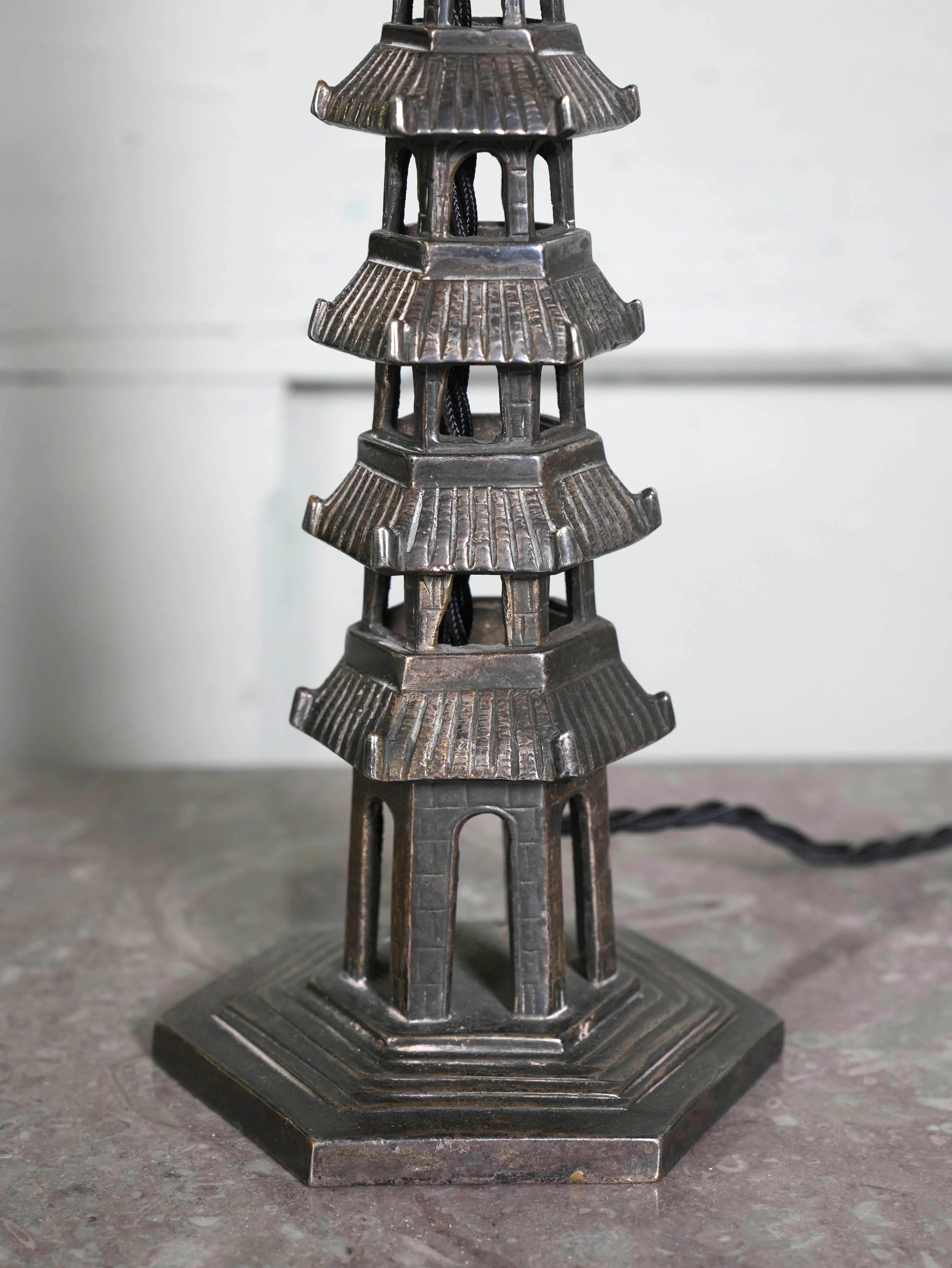 A Pagoda Table Lamp - Image 6