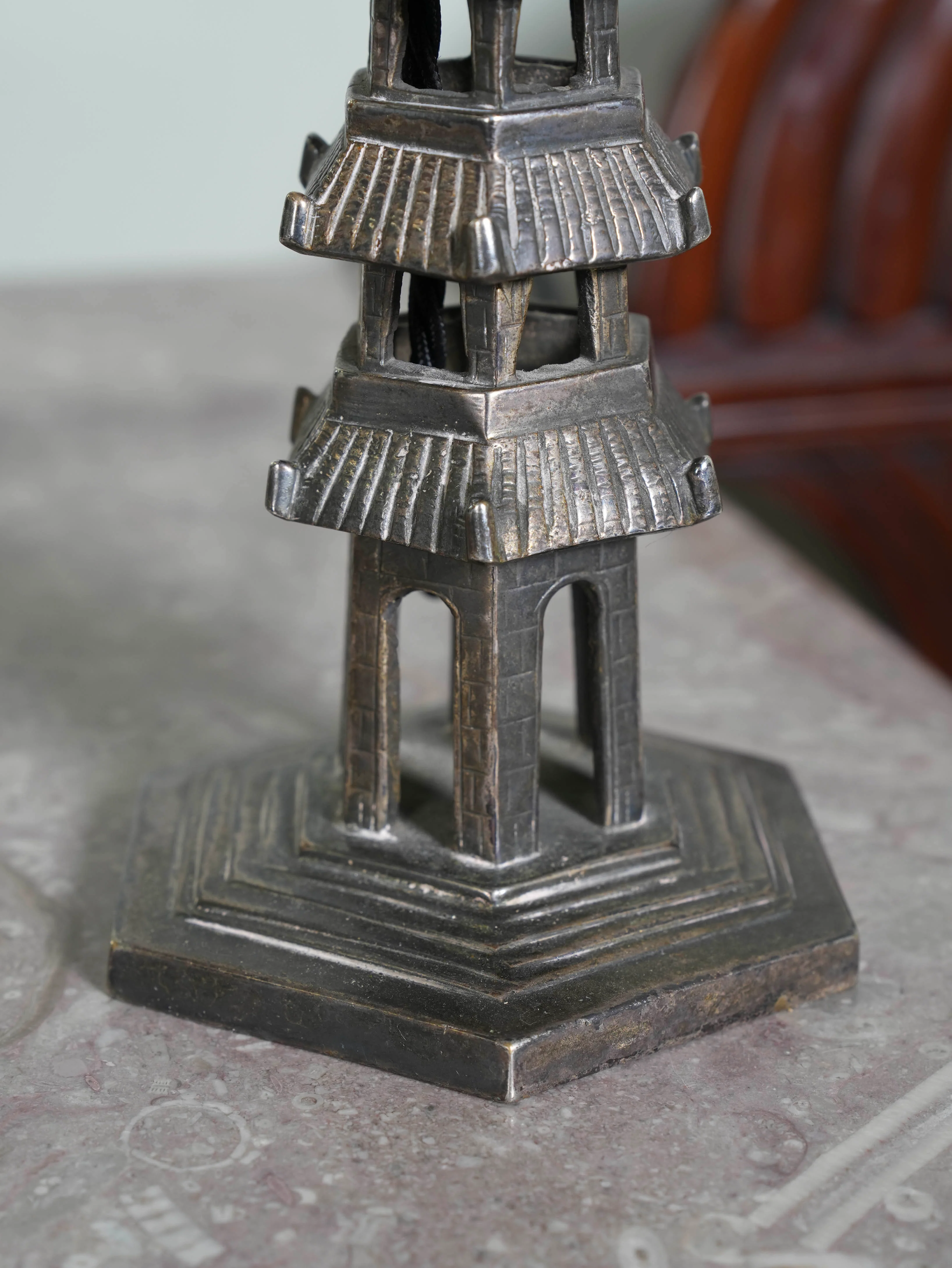 A Pagoda Table Lamp - Image 8