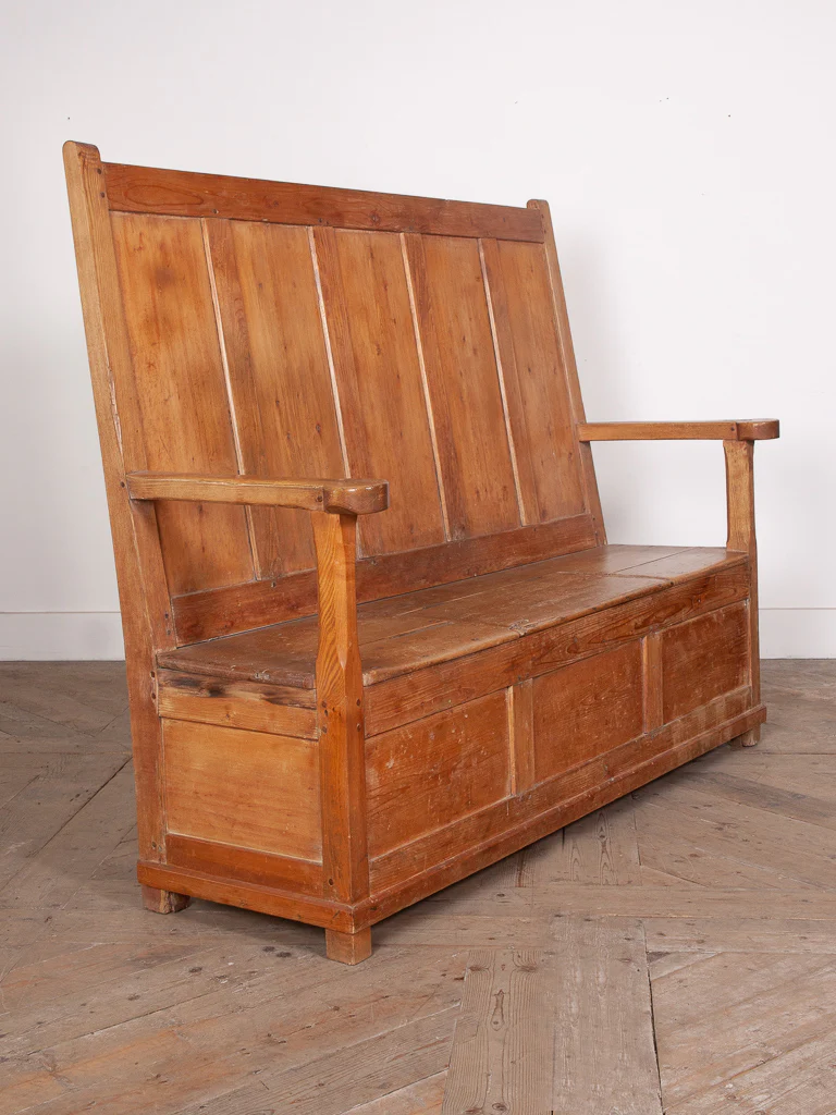 Pembrokeshire Box Settle - Image 2