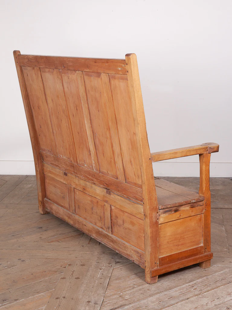 Pembrokeshire Box Settle - Image 5