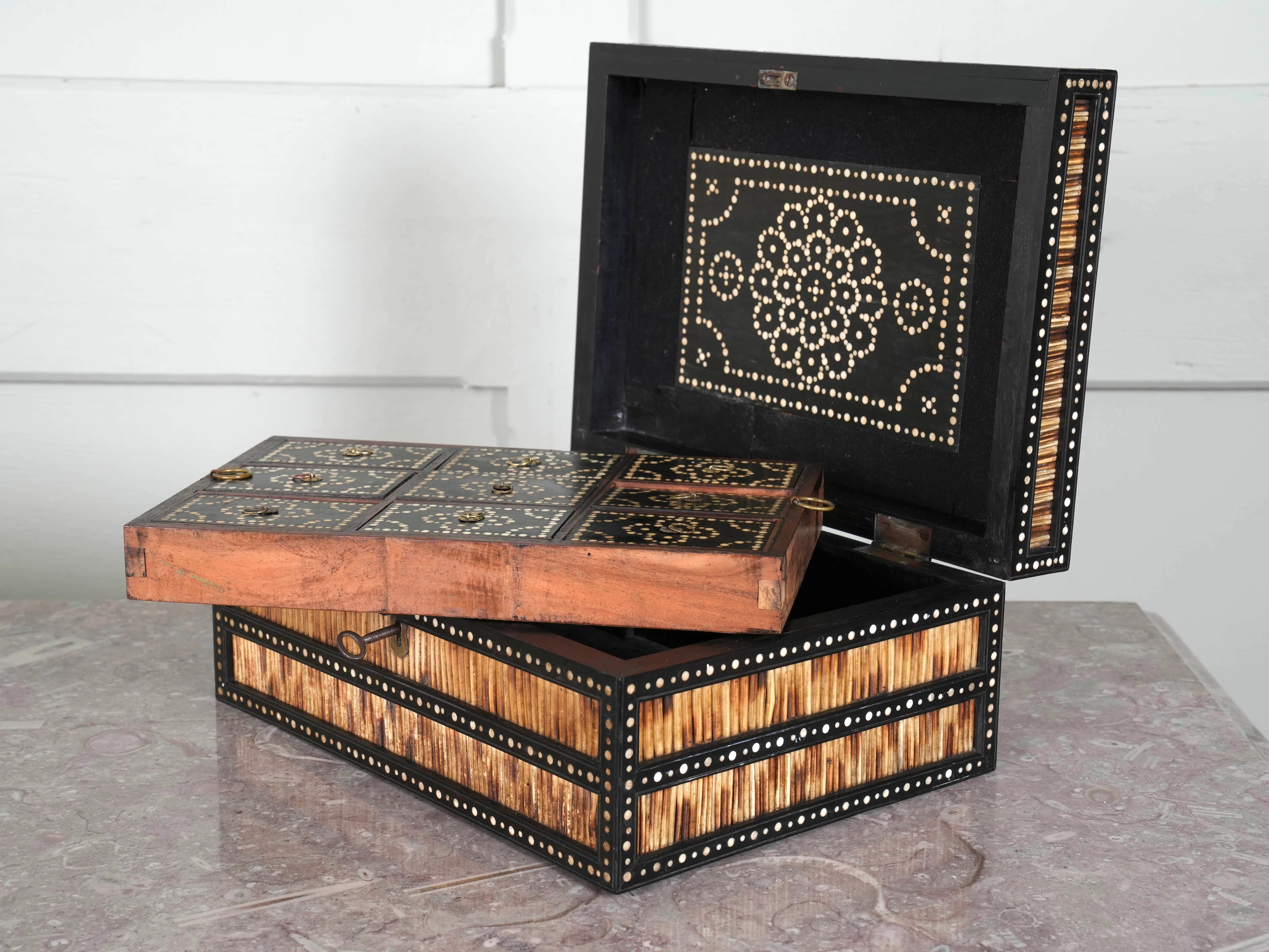 An Anglo Indian Porcupine Quill & Ebony Dressing Table Box - Image 7