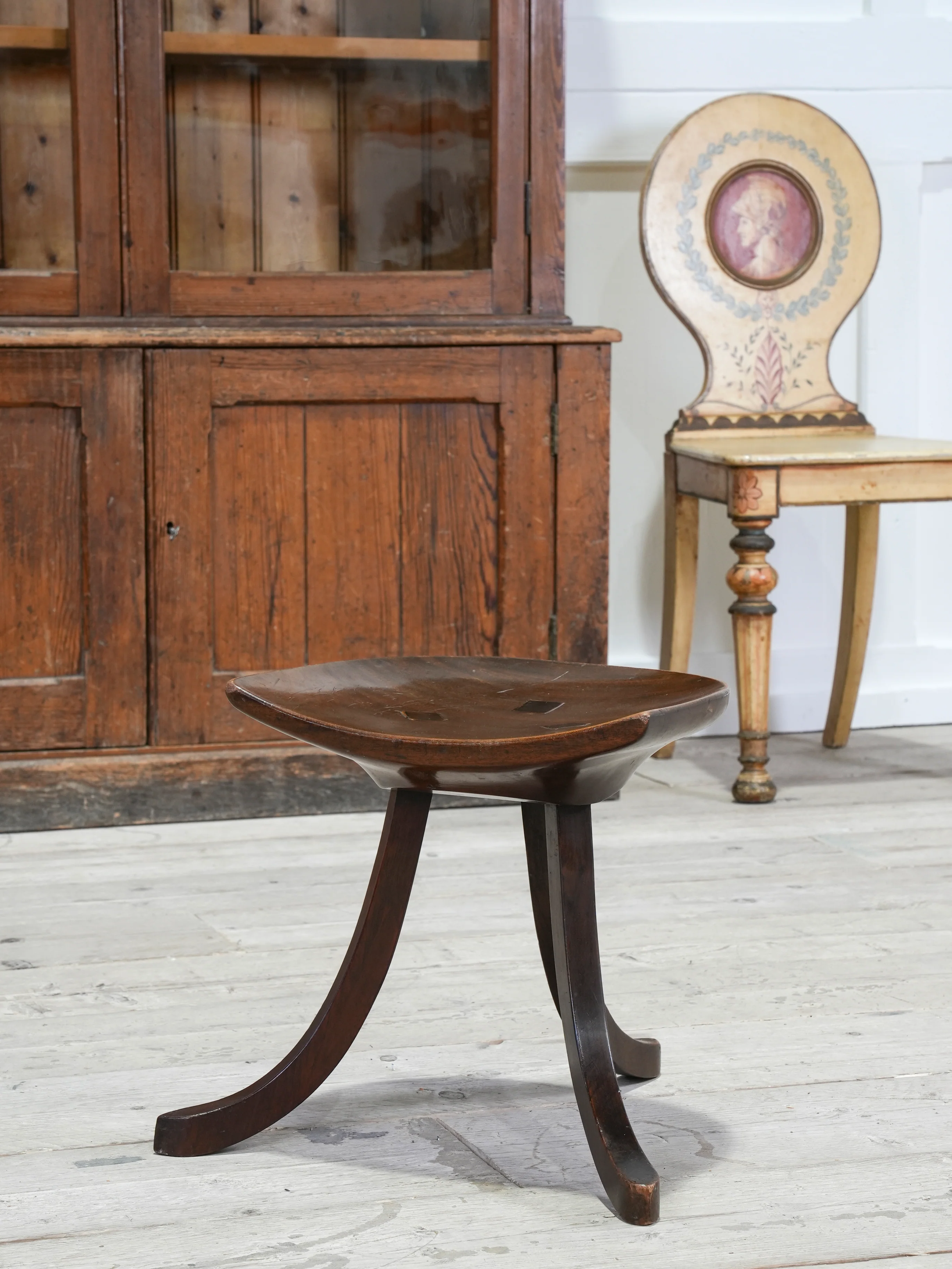 A Thebes Stool - Image 11