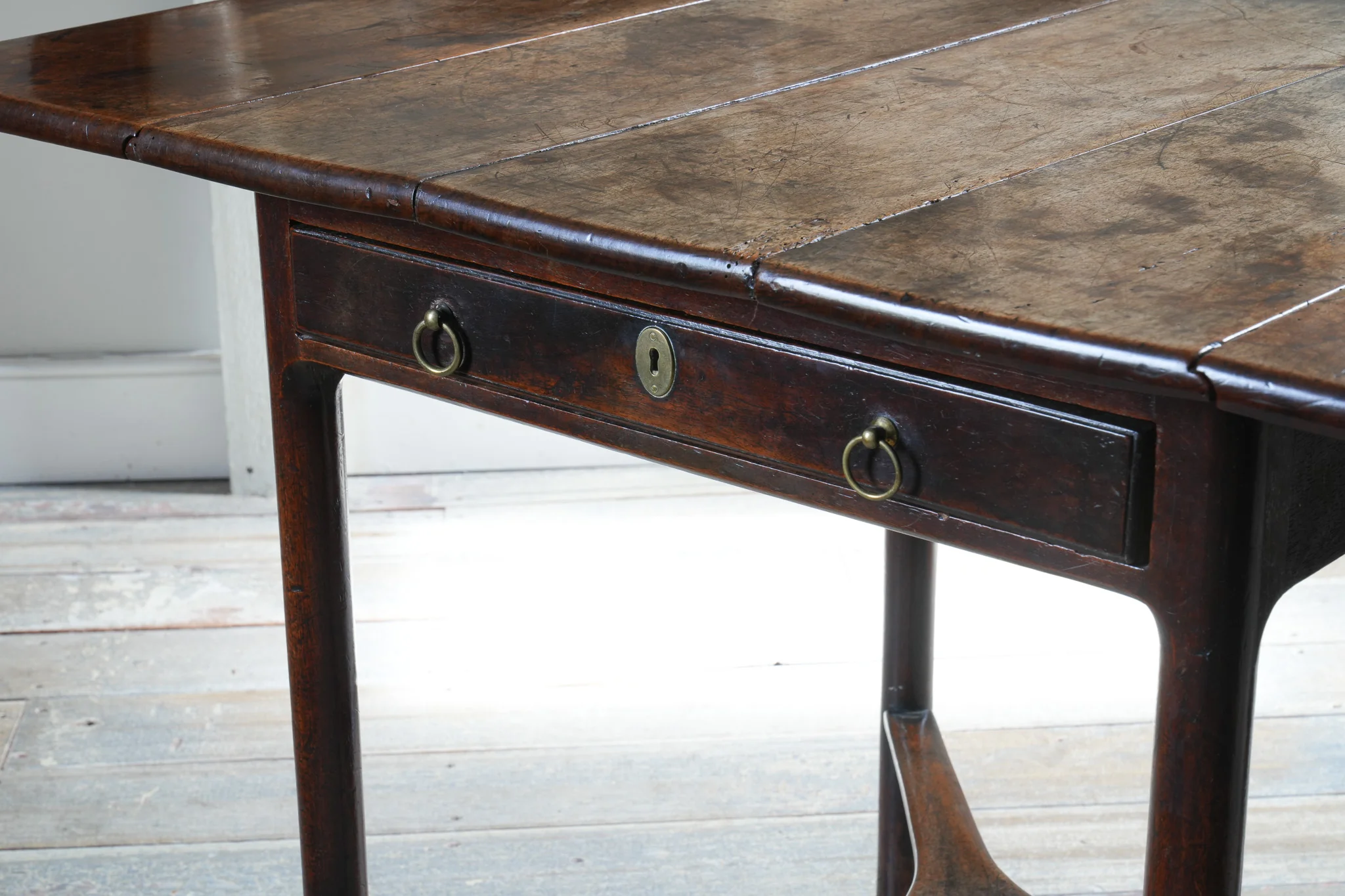 An 18th Century Walnut Pembroke Table - Image 5