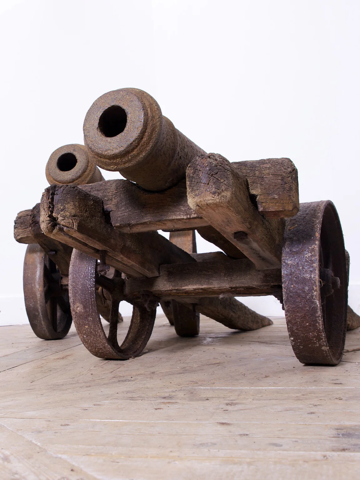 A pair of Lawn Cannons - Image 16