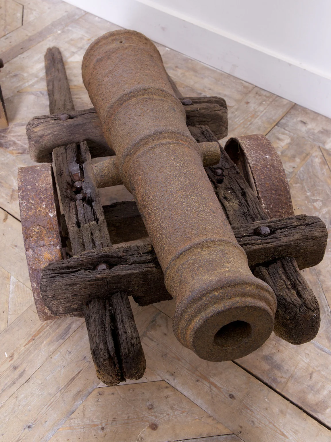 A pair of Lawn Cannons - Image 9