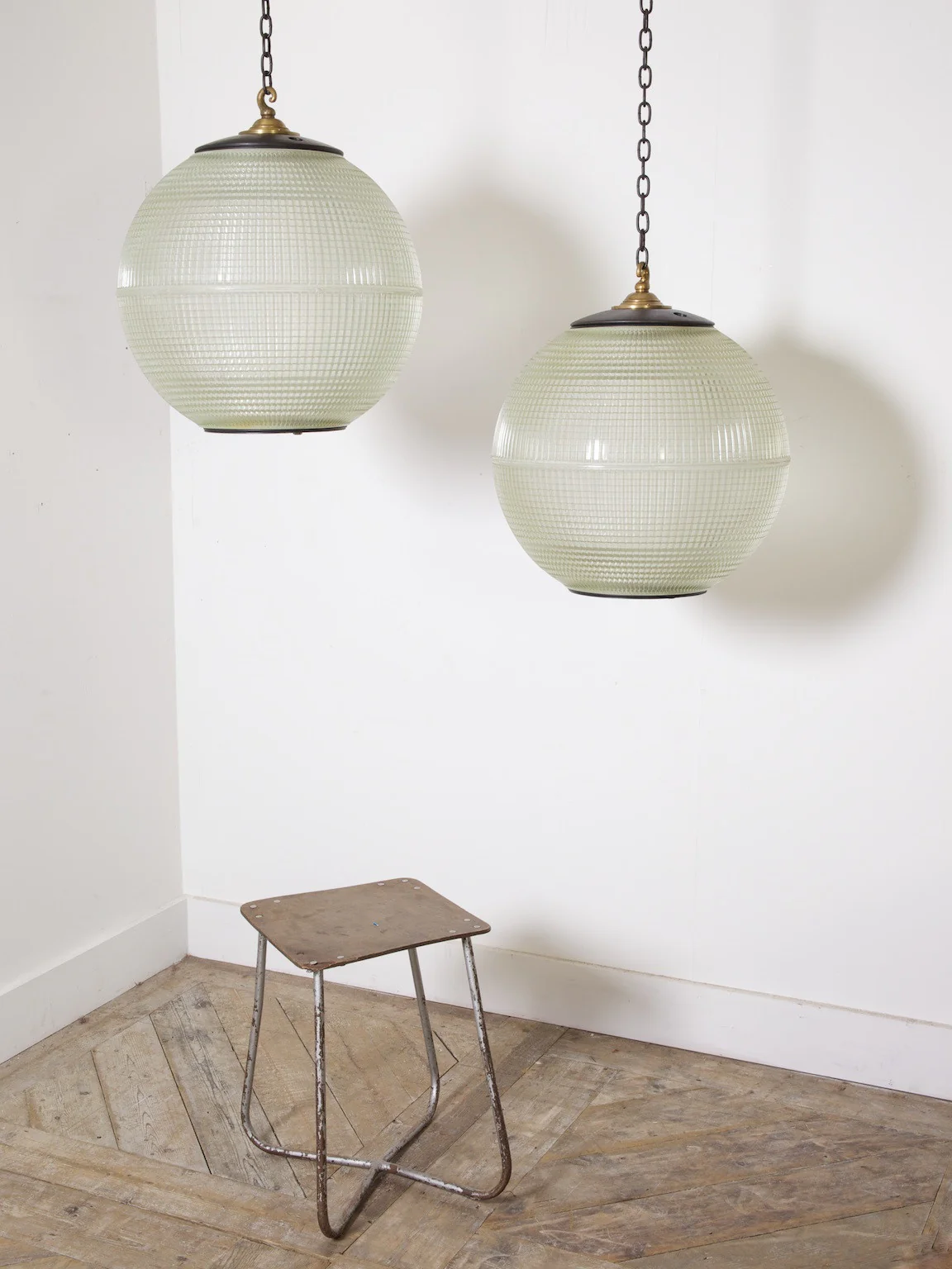 Two Large Holophane Street Lights - Image 7