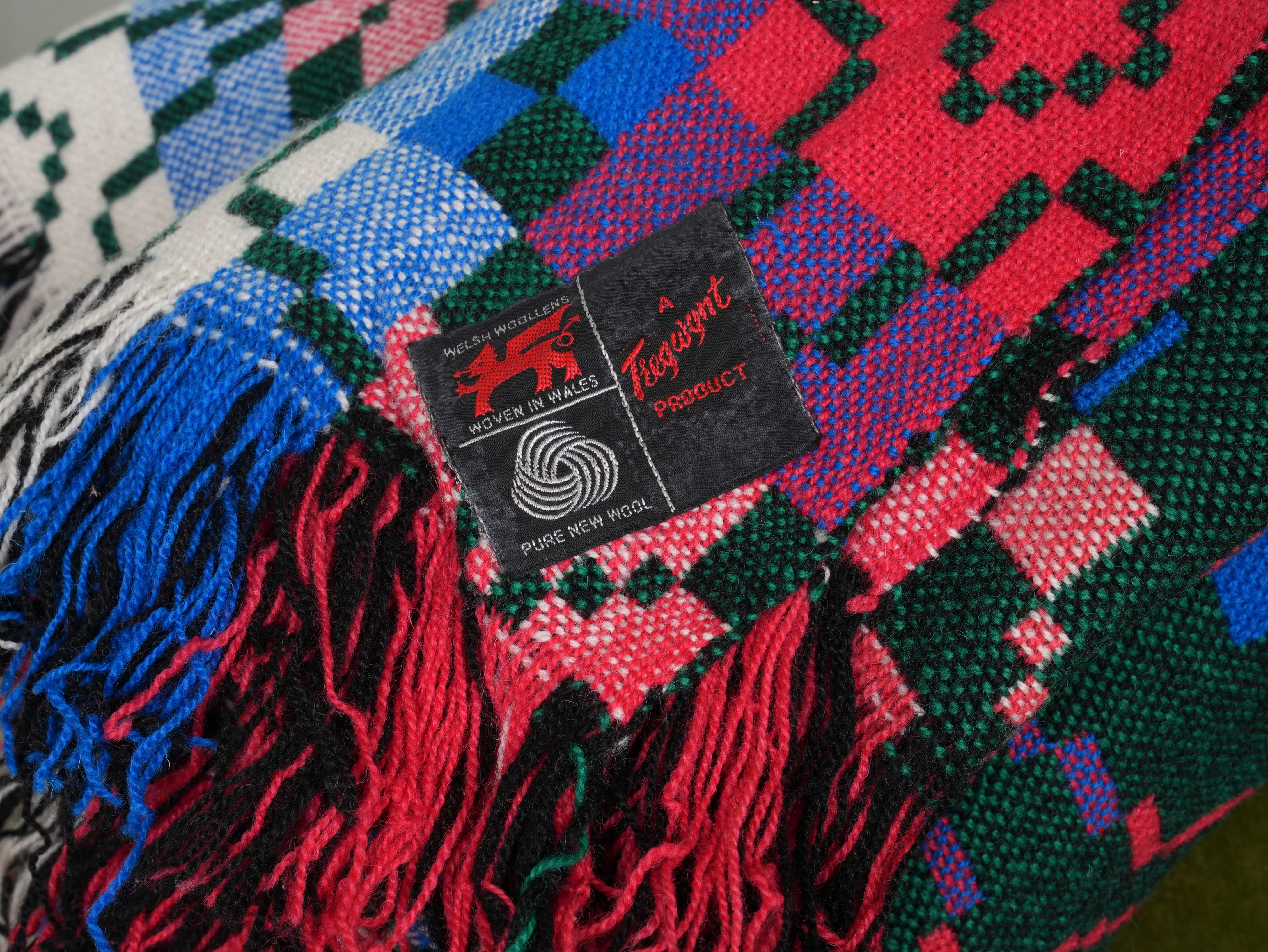 A Tregwynt Mill Welsh Tapestry Blanket - Image 8