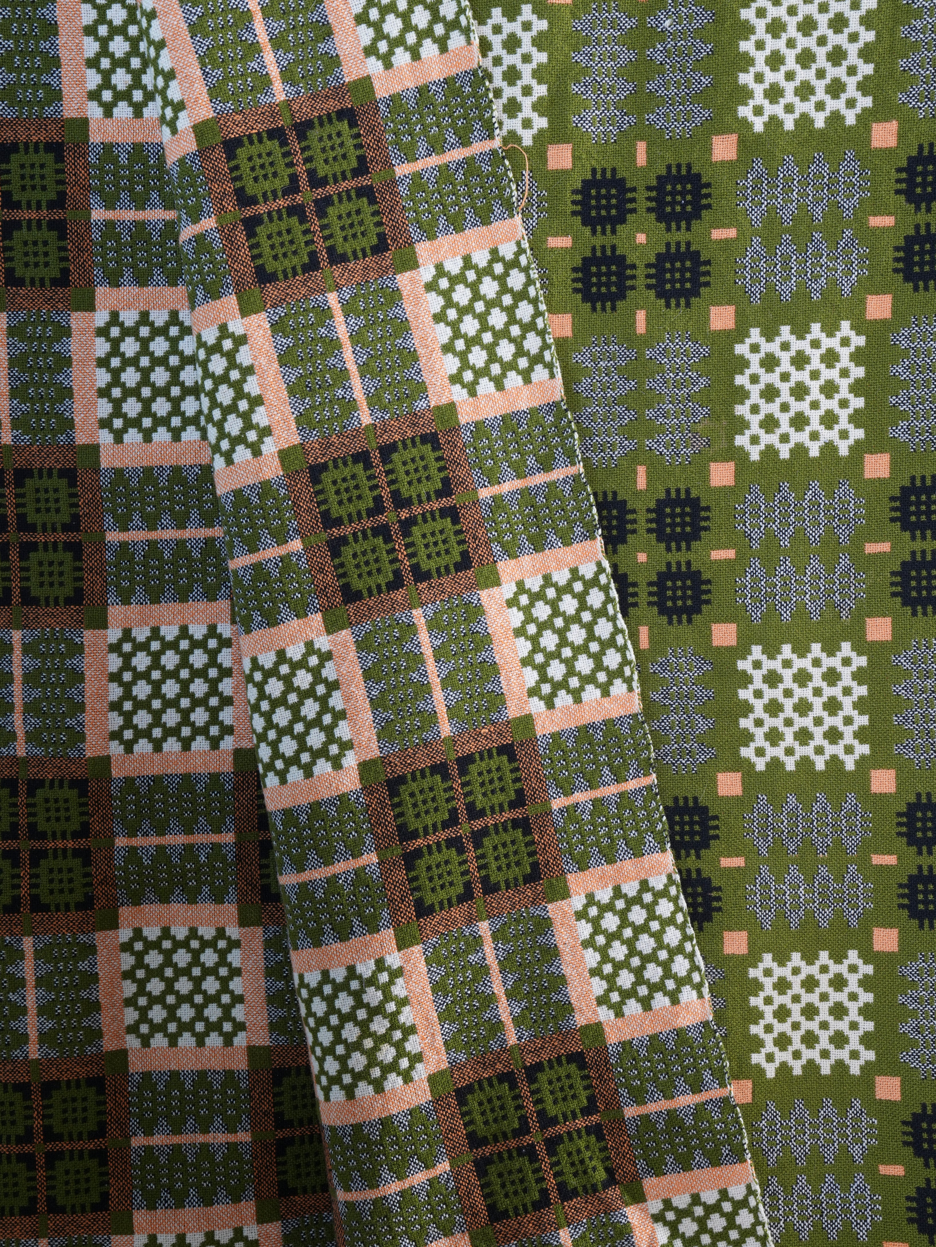 A Welsh Tapestry Blanket - Image 6
